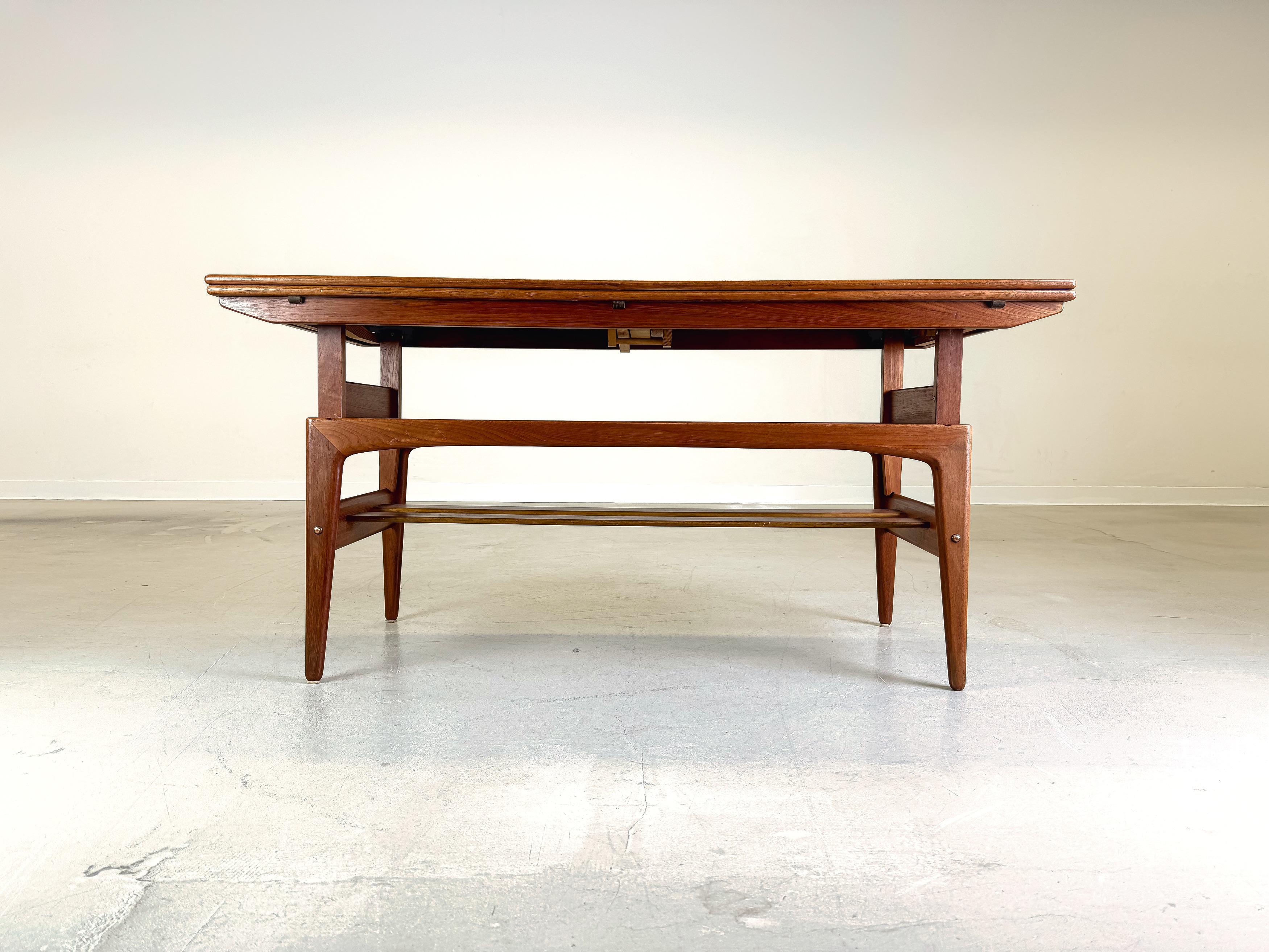 Huilé Table basse d'ascenseur Kai Kristiansen Trioh en teck du milieu du siècle dernier en vente
