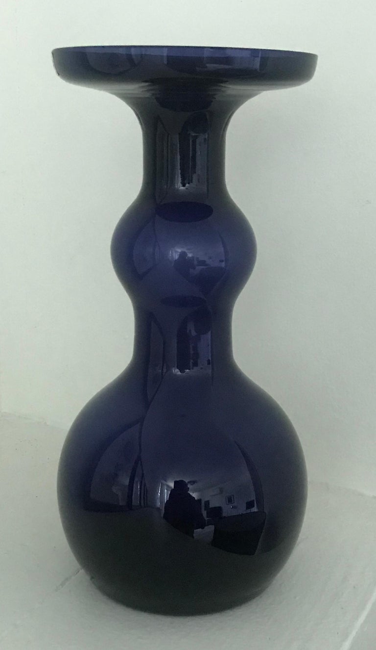 Mid-Century Modern Mid Century Kaj Franck Cobalt Blue Glass Vase for Nuutajarvi Notsjo, Finland For Sale