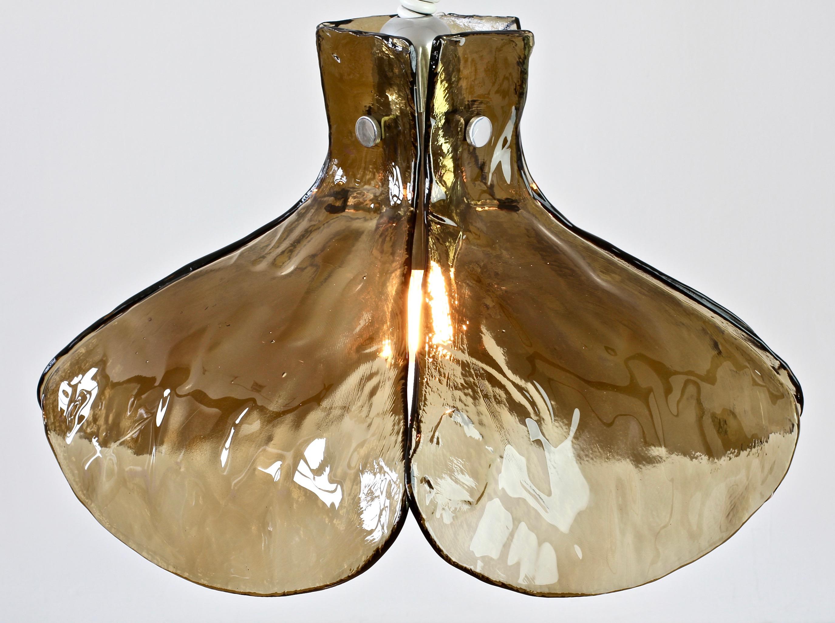 Mid-Century Kalmar 'Flower' Petal Mazzega Toned Glass Pendant Light, 1970s In Good Condition For Sale In Landau an der Isar, Bayern