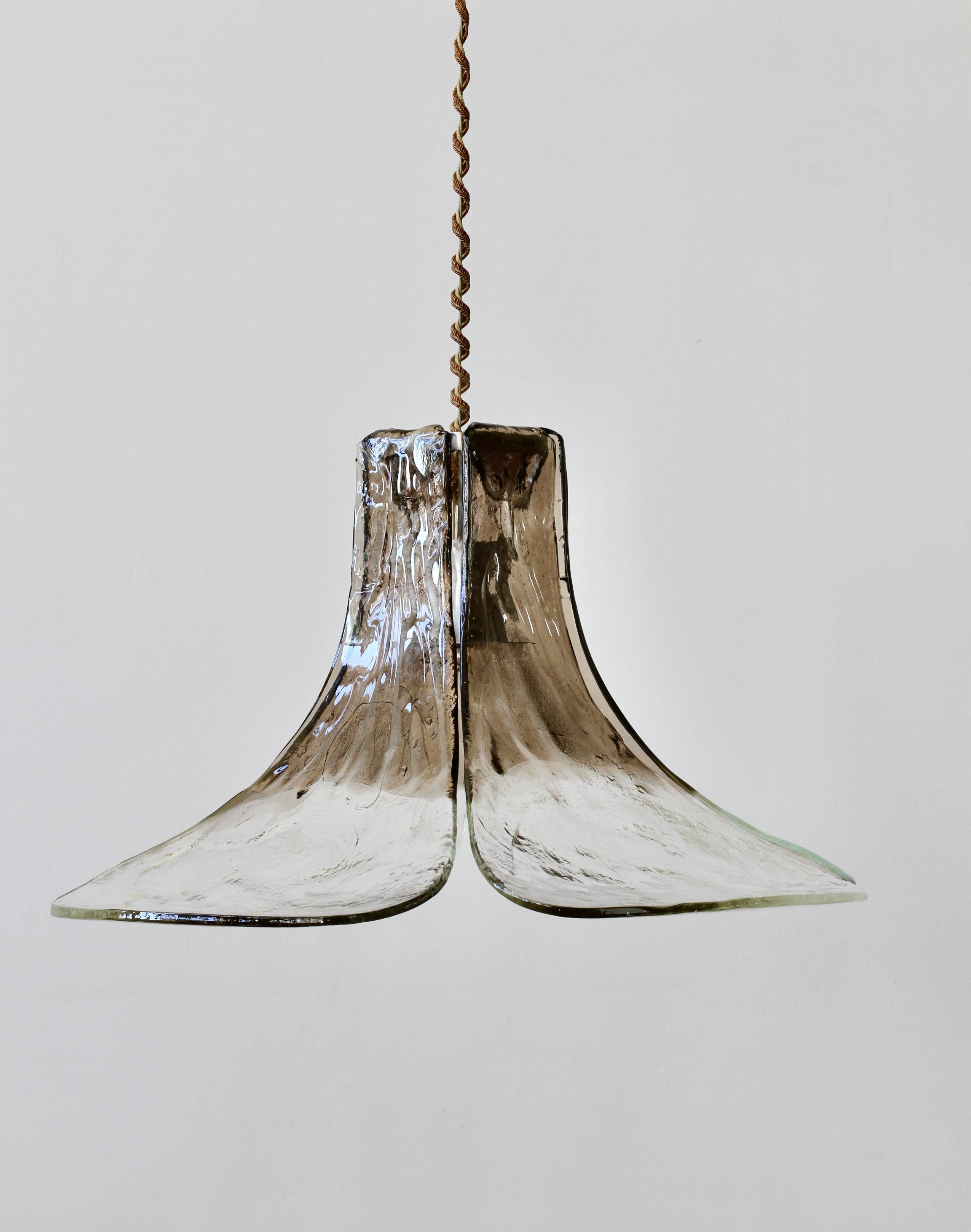 Mid-Century Kalmar Lighting 'Blütenblätter' Mazzega Murano Glas Pendelleuchte (Österreichisch) im Angebot