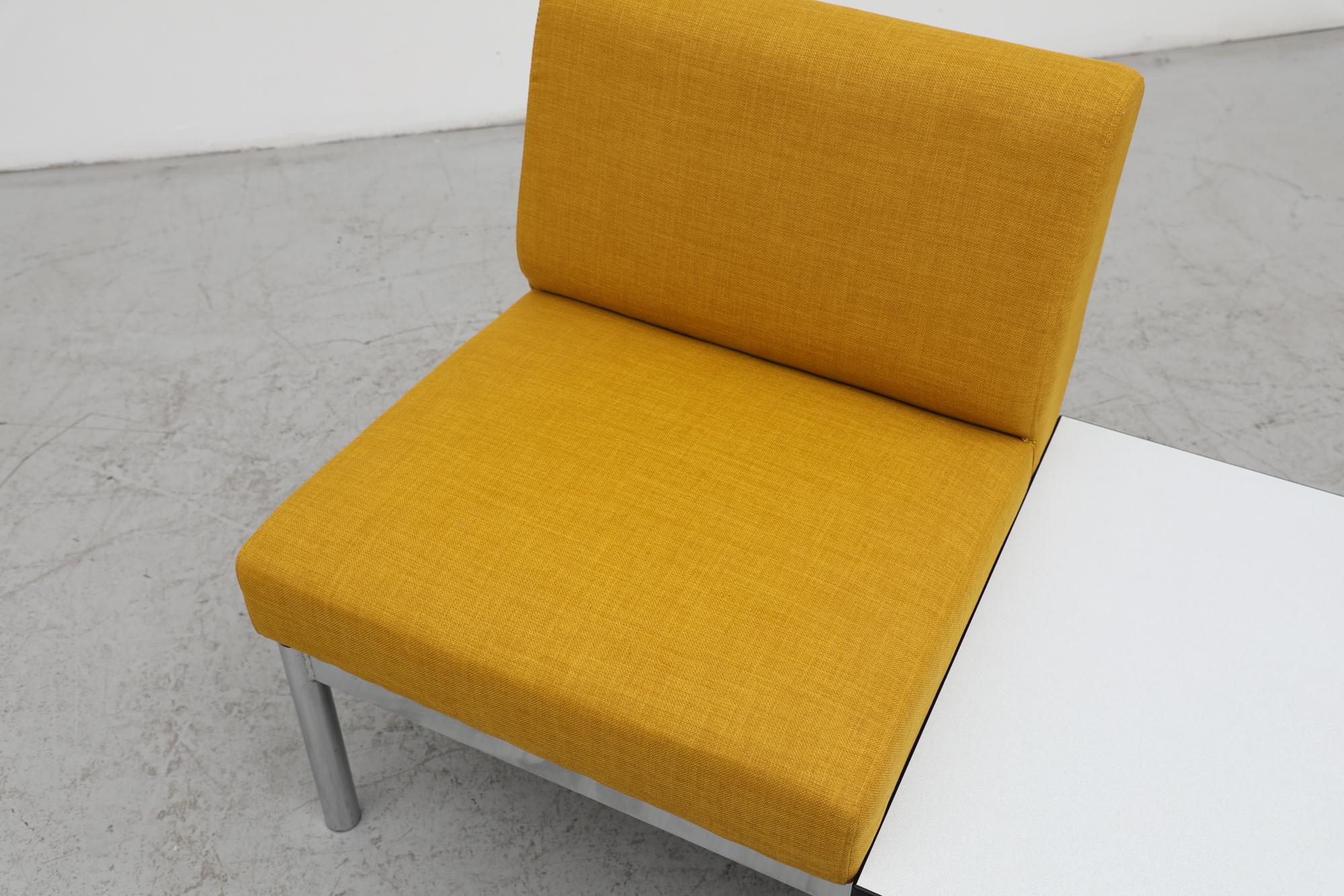 Silla Amarilla de Mitad de Siglo Estilo Kho Liang Ie con Mesa Conectada en venta 5