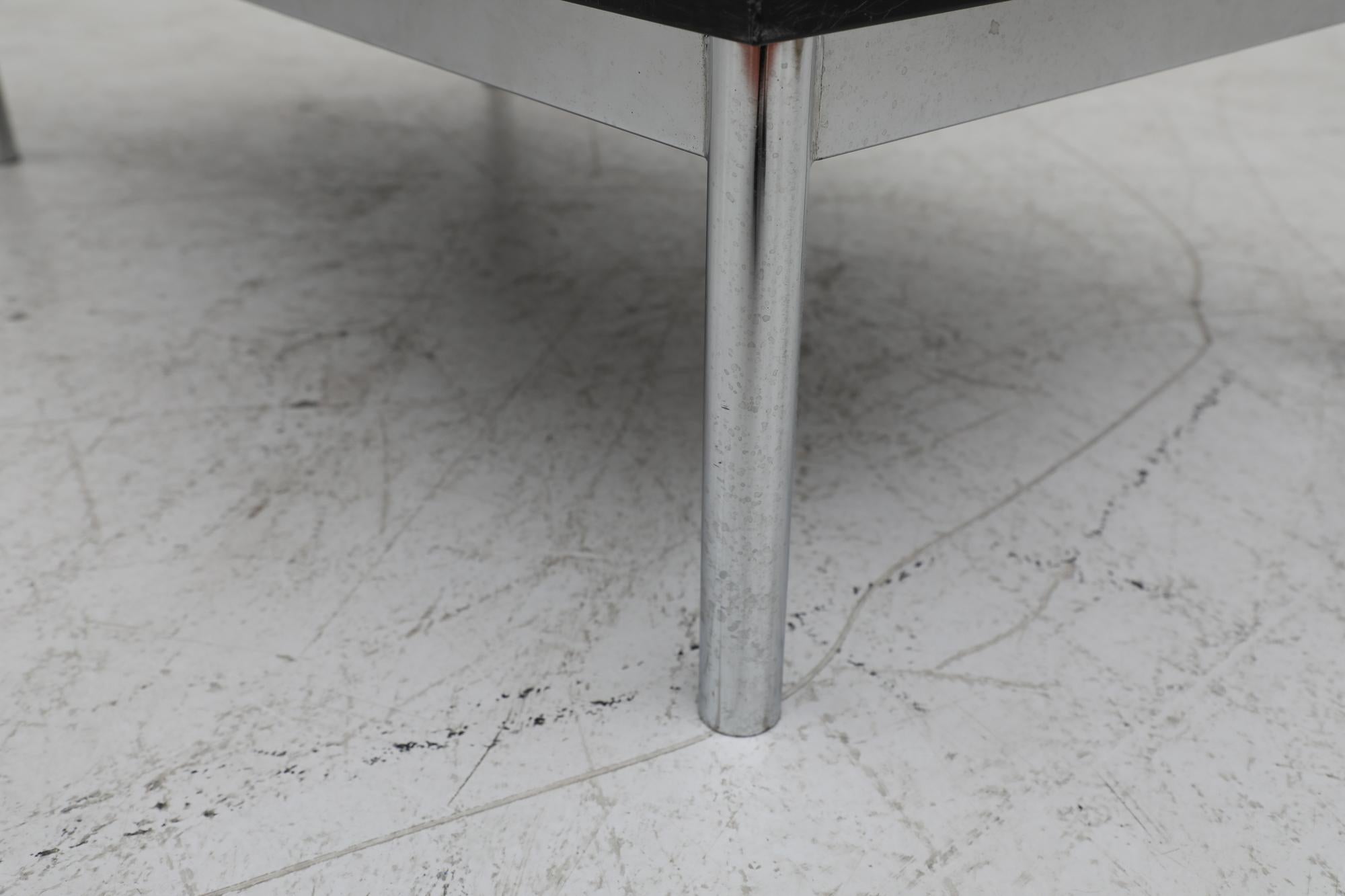 Silla Amarilla de Mitad de Siglo Estilo Kho Liang Ie con Mesa Conectada en venta 7