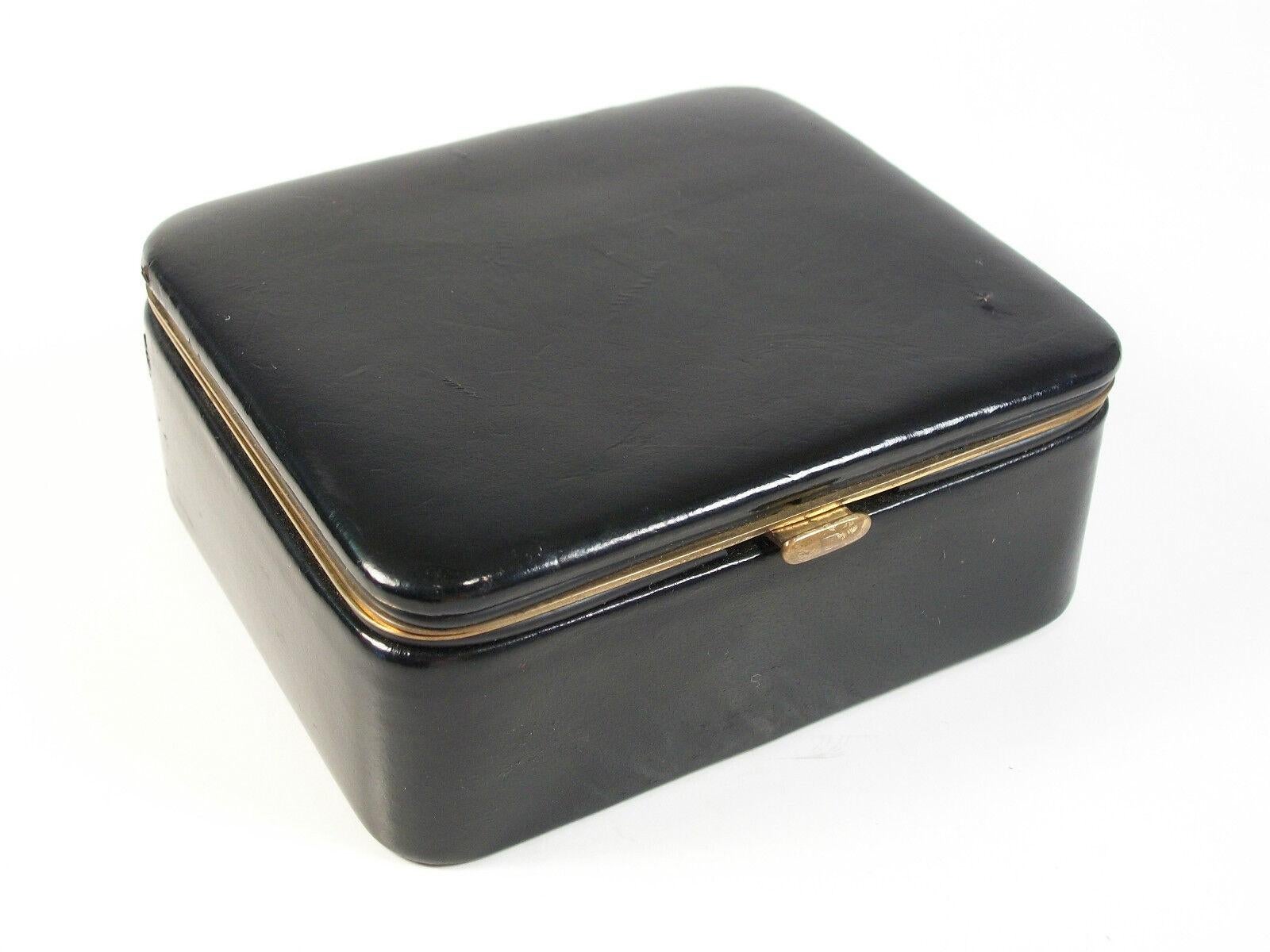 Mid Century Kid Leather Jewelry Box/Organizer - West Germany - Circa 1960's For Sale 2