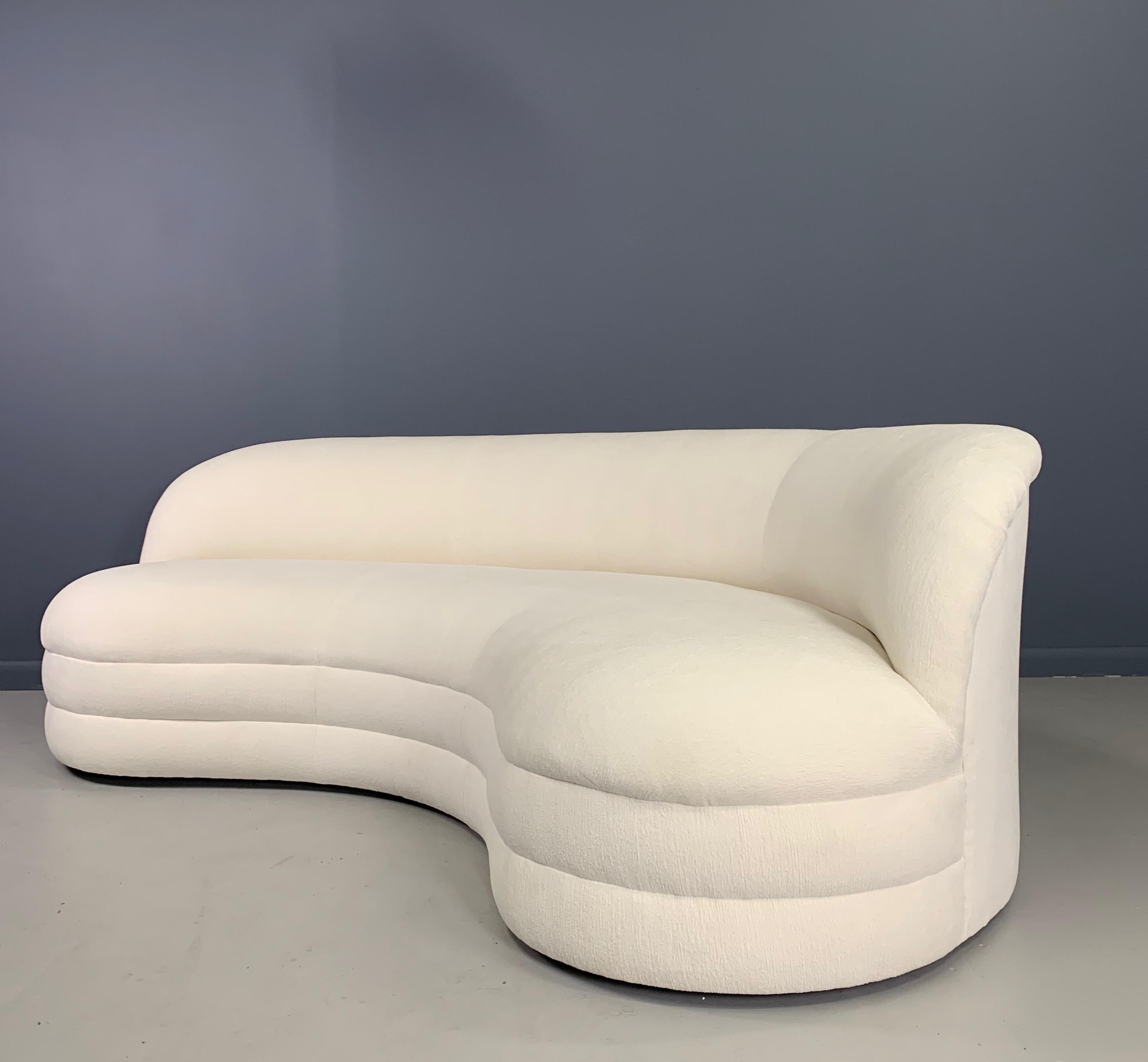 Mid Century Niere Bohne geschwungenes Sofa Weiman Stil (Moderne der Mitte des Jahrhunderts) im Angebot