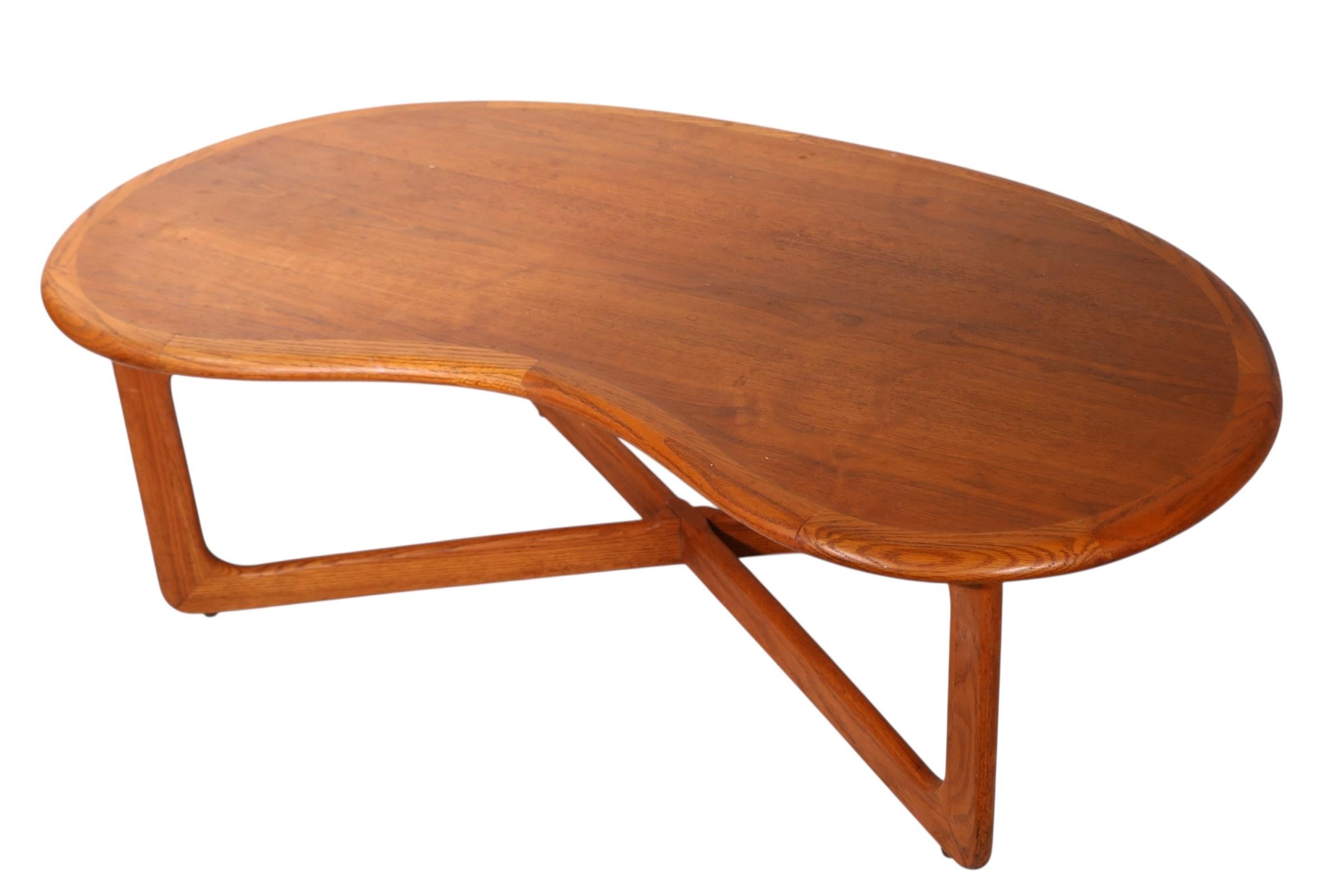 Mid Century Kidney Bean Top Coffee Table by Perception  Lane # 1166 54 For Sale 8