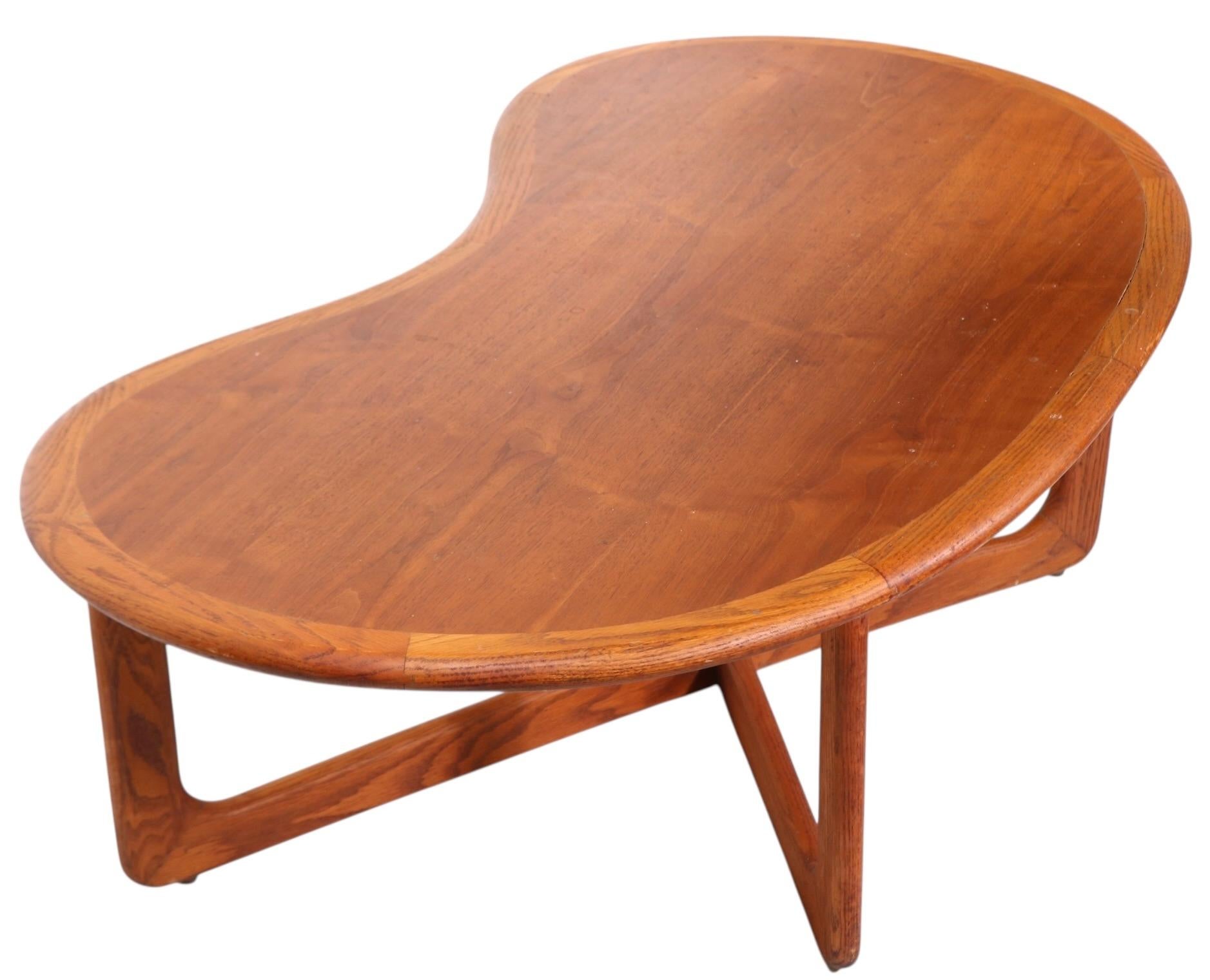 American Mid Century Kidney Bean Top Coffee Table by Perception  Lane # 1166 54 For Sale
