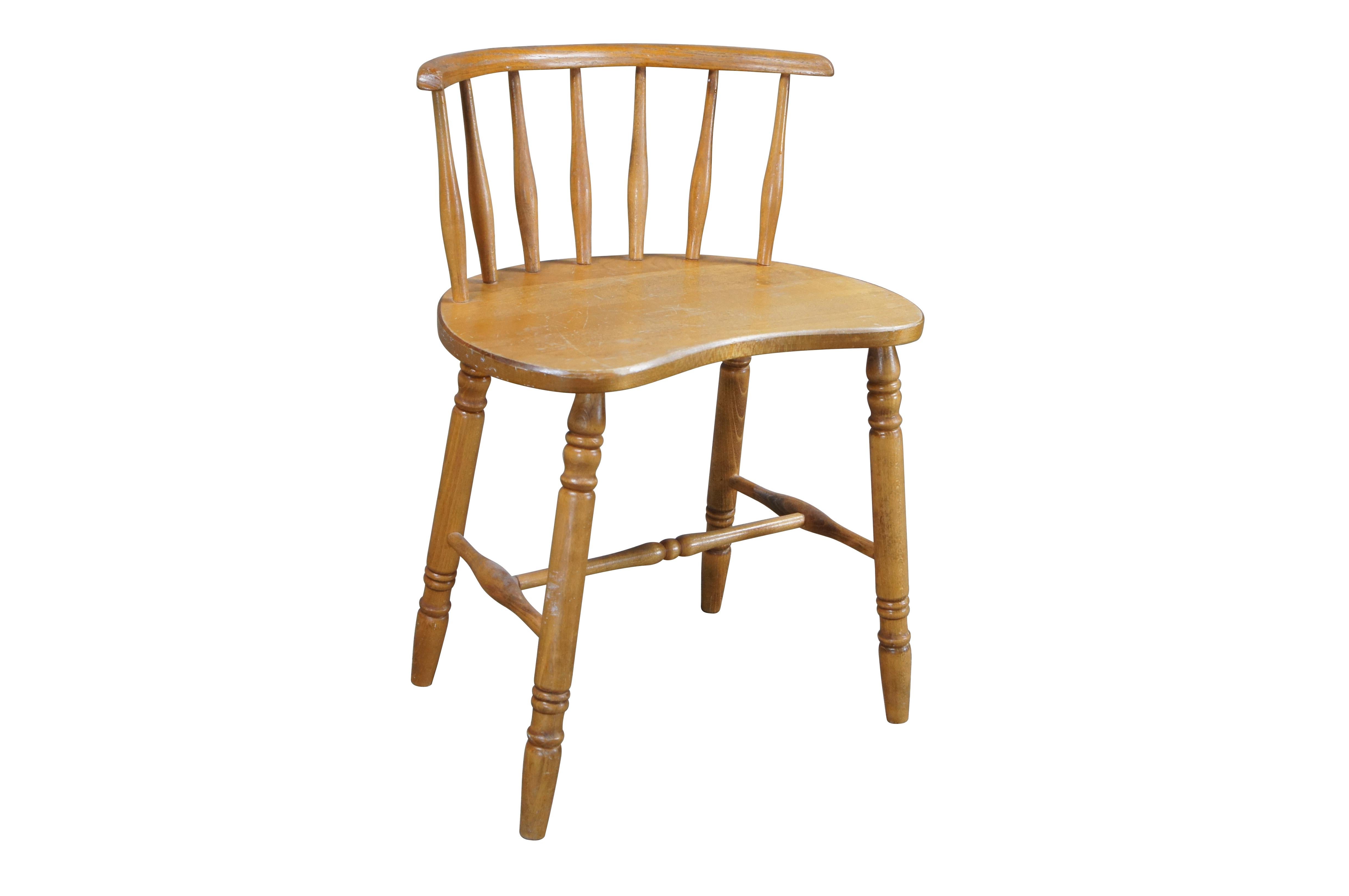 A beautiful American walnut kidney shaped bench. Features hand turned spindles and legs connected by an H stretcher. The smooth rounded back is perfect for resting your arm on.

Dimensions:
20
