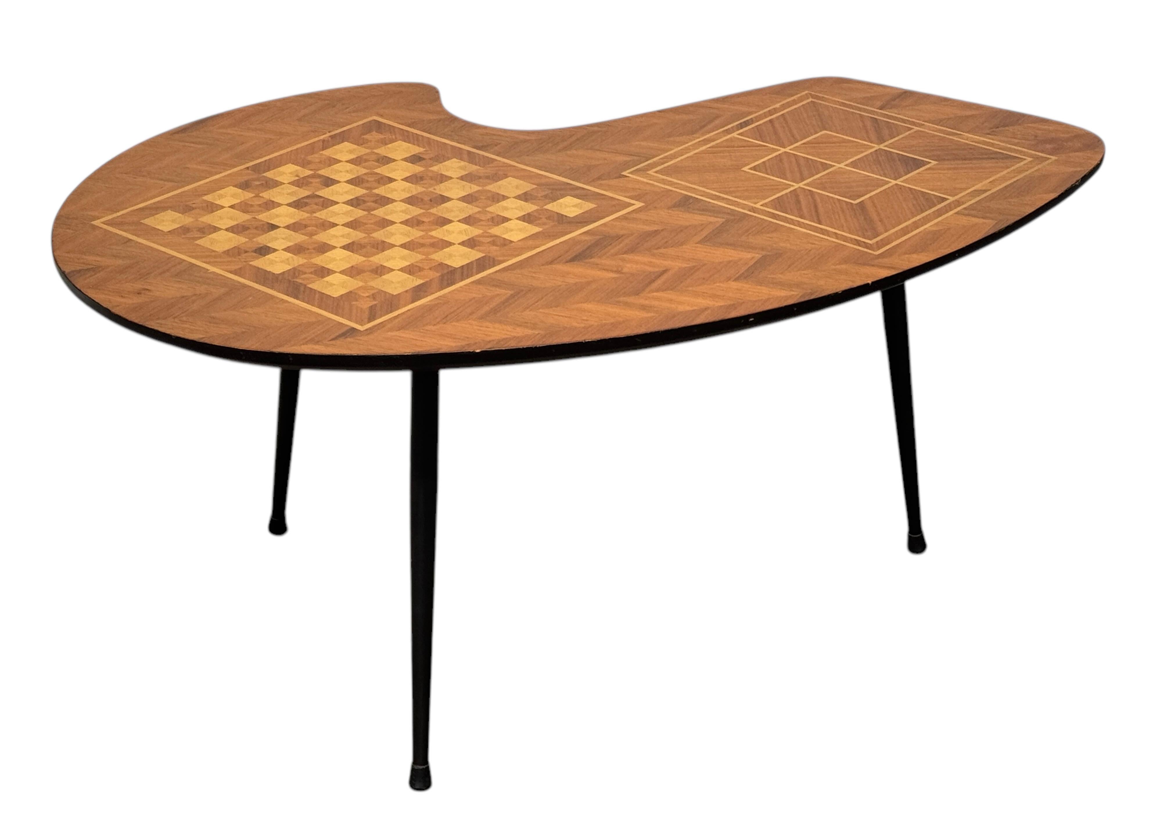 Nine Men's Morris-Beistelltisch, Schach und Schmiede, Mid-Century, Italien 1950er Jahre im Angebot 2