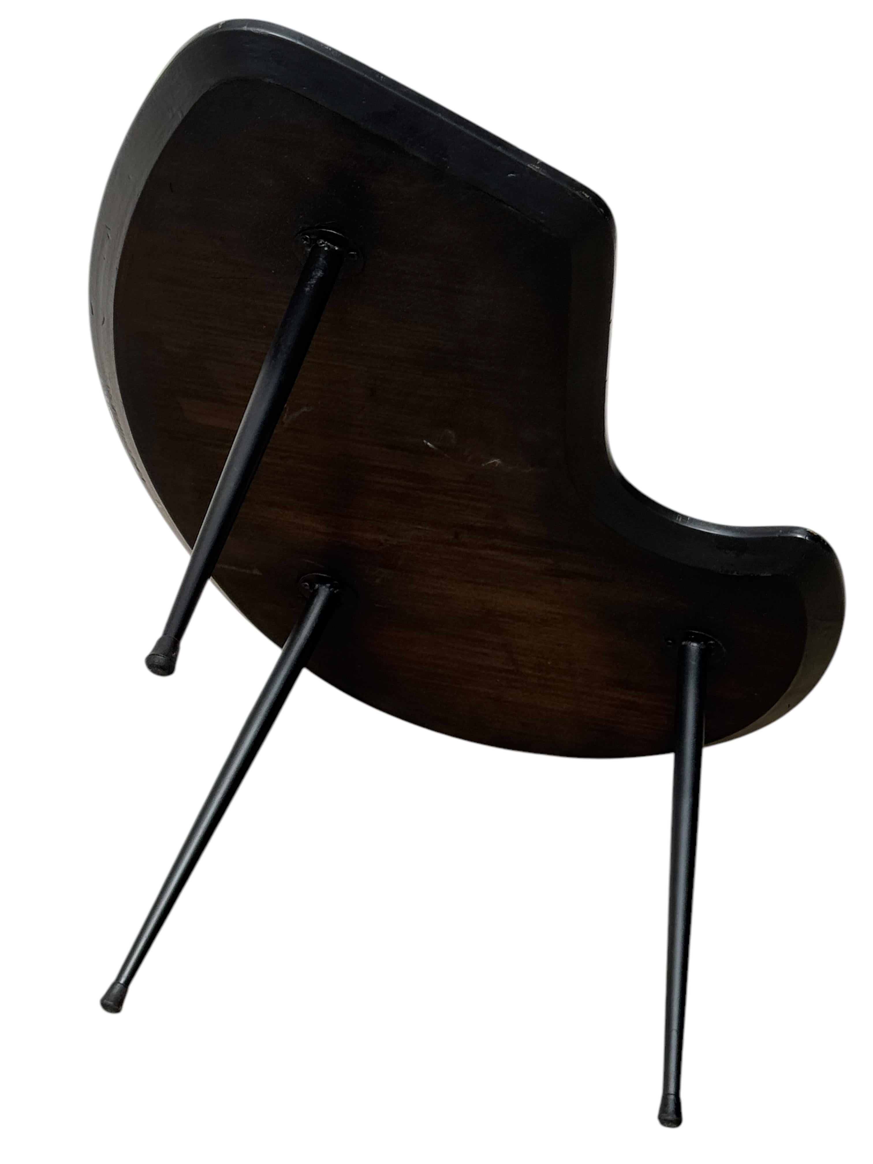 Nine Men's Morris-Beistelltisch, Schach und Schmiede, Mid-Century, Italien 1950er Jahre im Angebot 3