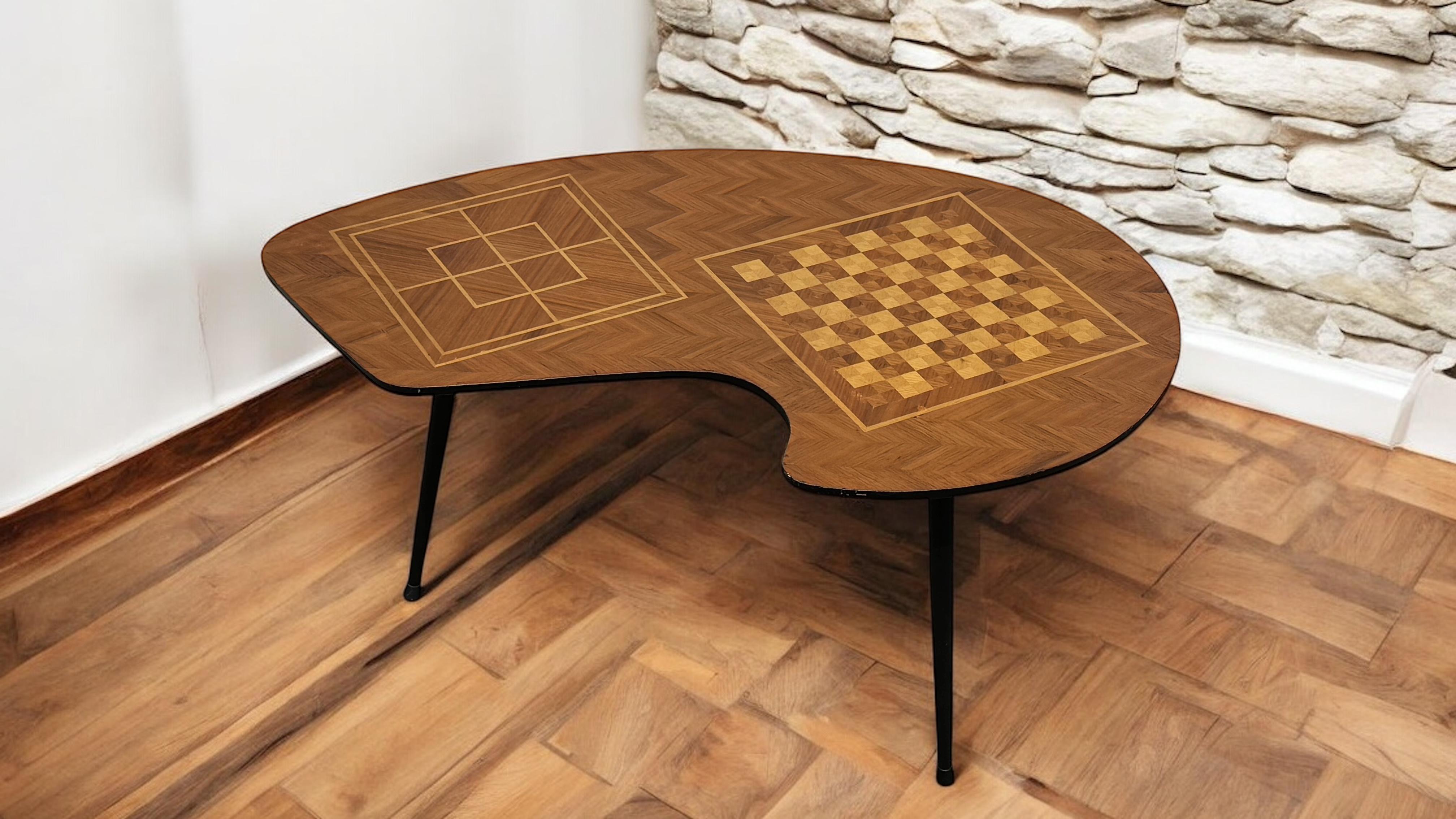Nine Men's Morris-Beistelltisch, Schach und Schmiede, Mid-Century, Italien 1950er Jahre im Angebot 8