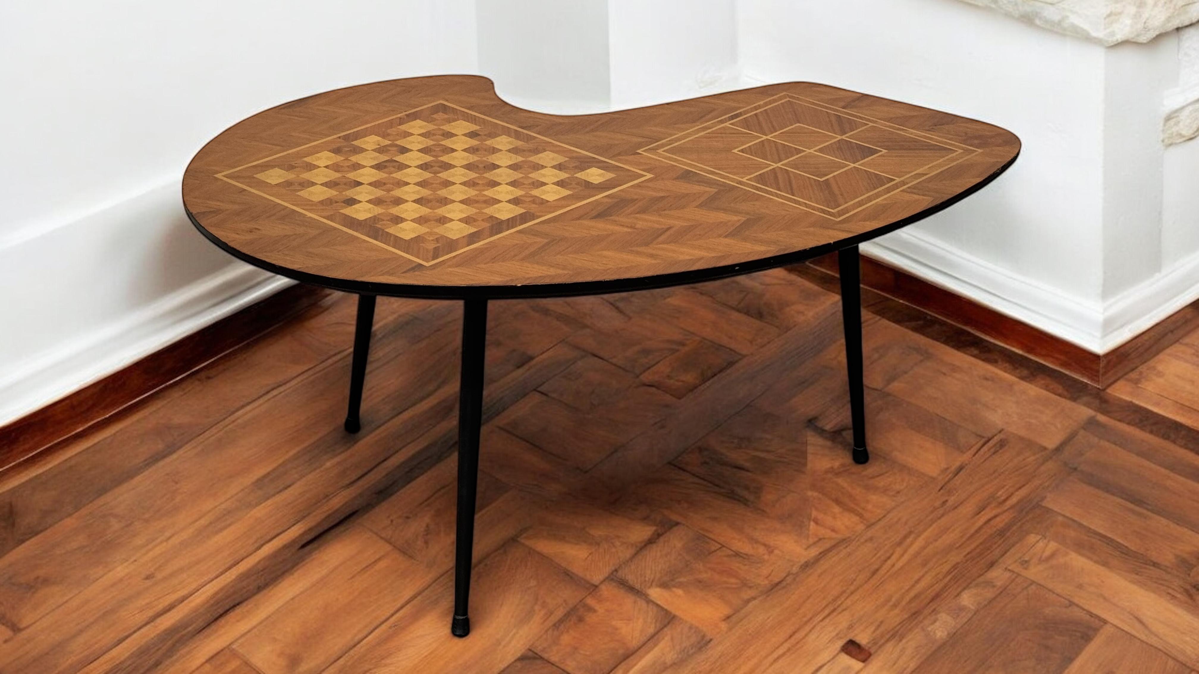 Nine Men's Morris-Beistelltisch, Schach und Schmiede, Mid-Century, Italien 1950er Jahre im Angebot 9