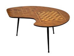 Mesa de juego lateral de mediados de siglo para ajedrez y molinos de nueve hombres Morris Italia años 50