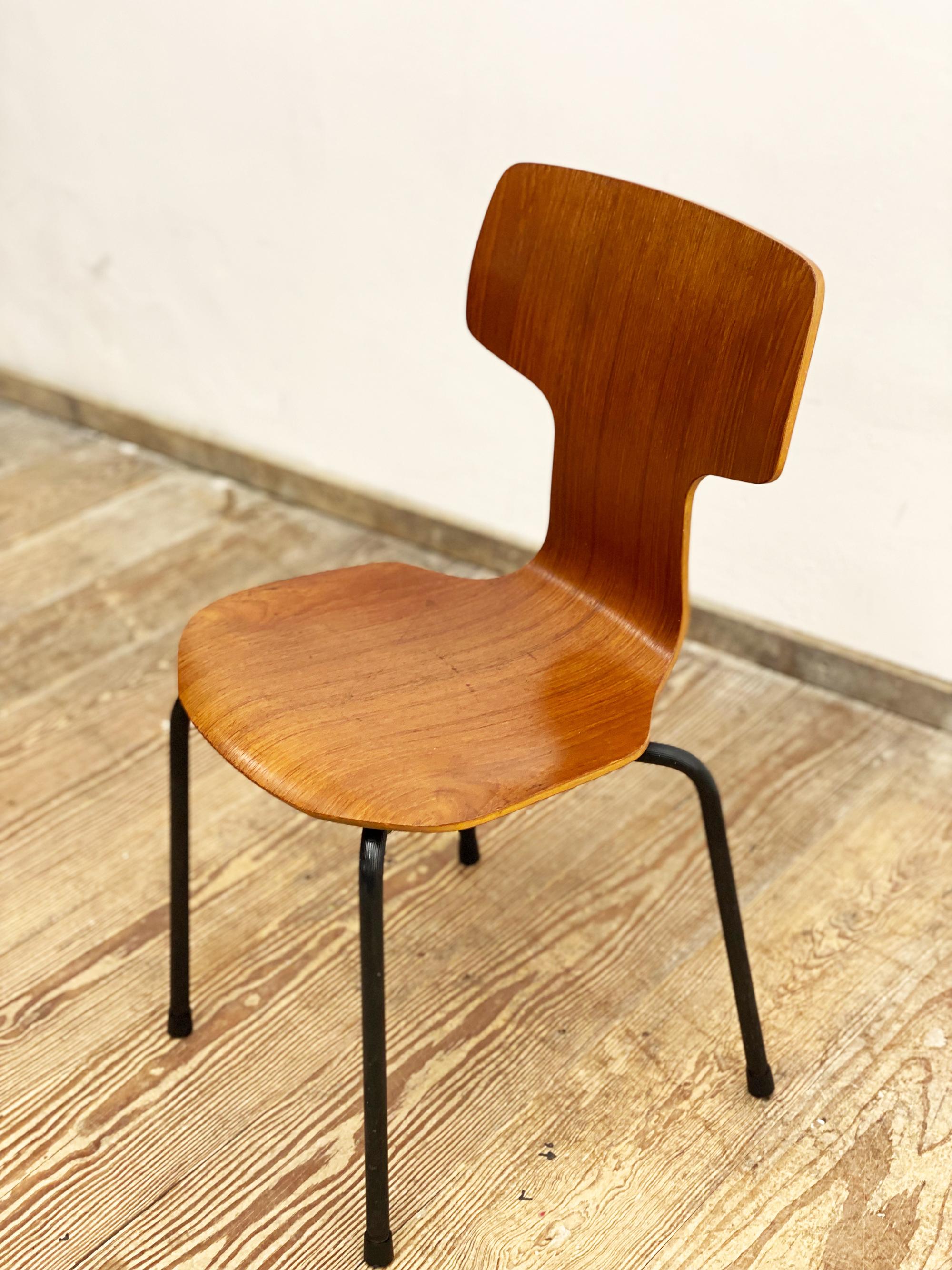 Mid Century Kid's Chair, Model 3123 by Arne Jacobsen for Fritz Hansen, Denmark For Sale 5