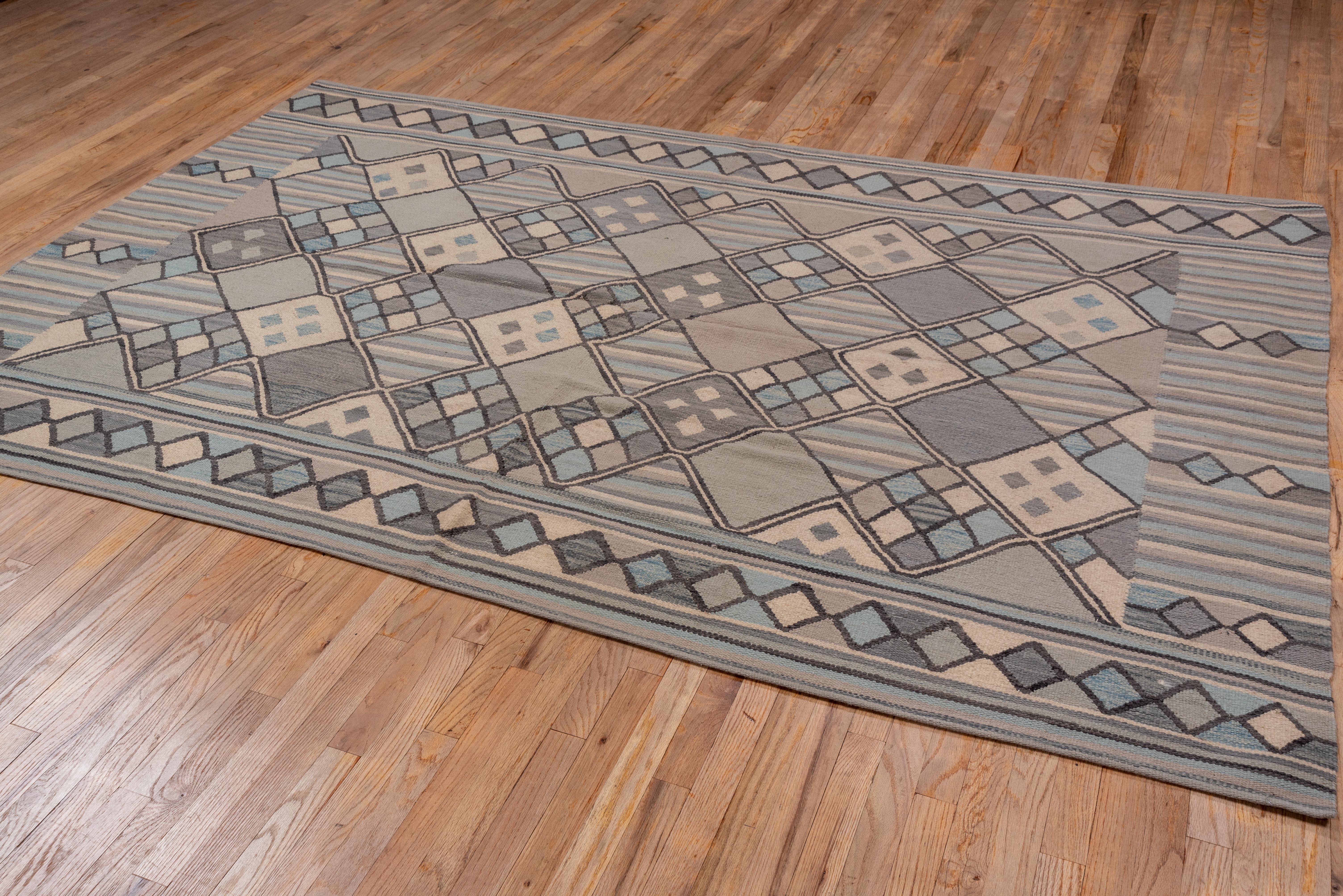 Mid Century Kilim in Muted Pastels and Oat Colors In Good Condition For Sale In New York, NY