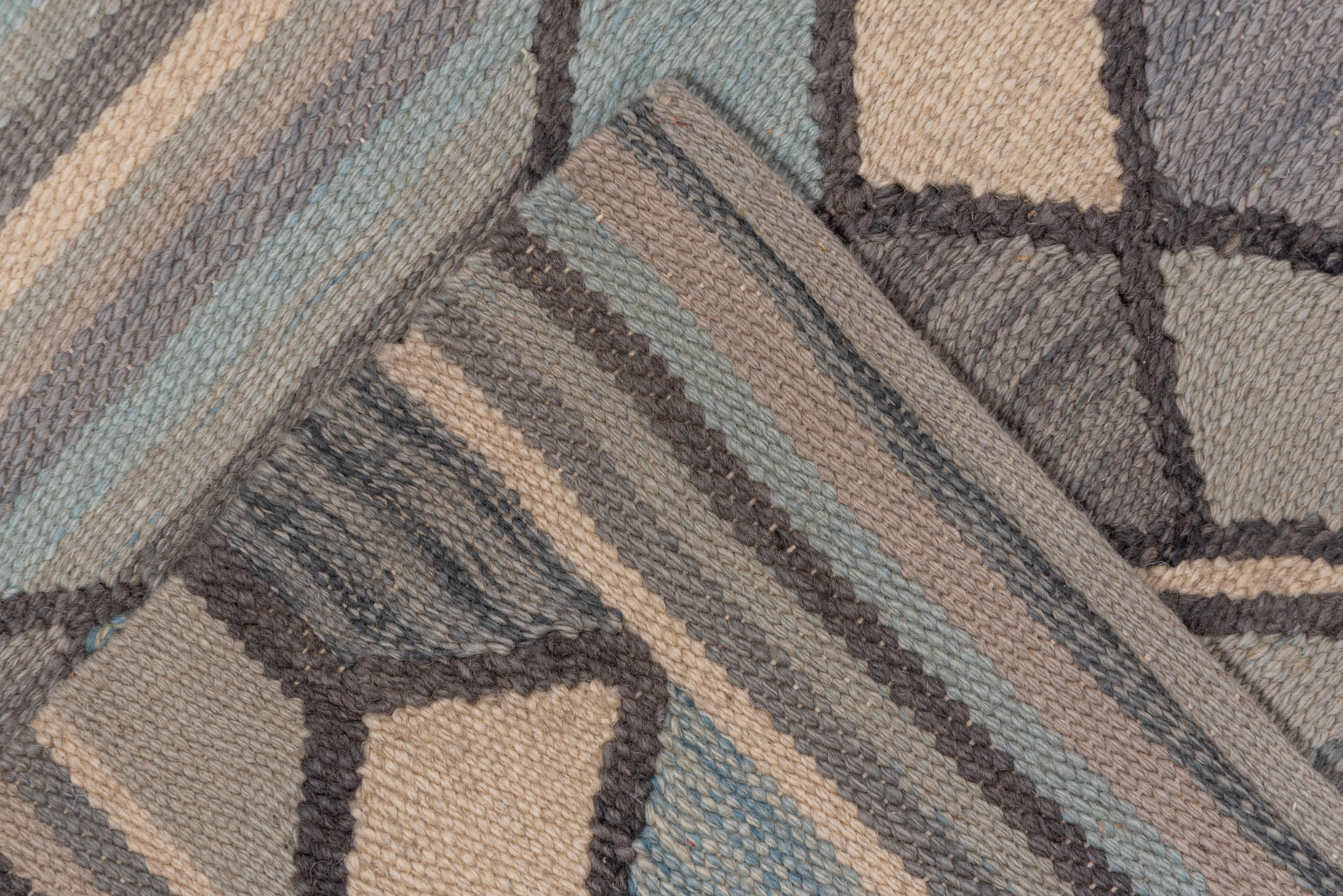 Kilim di metà secolo in colori pastello tenui e avena in vendita 1