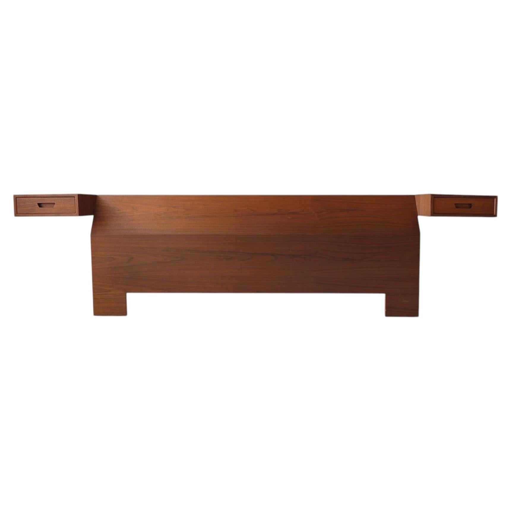 Tête de lit King Mid-century en noyer américain avec tables de nuit intégrées