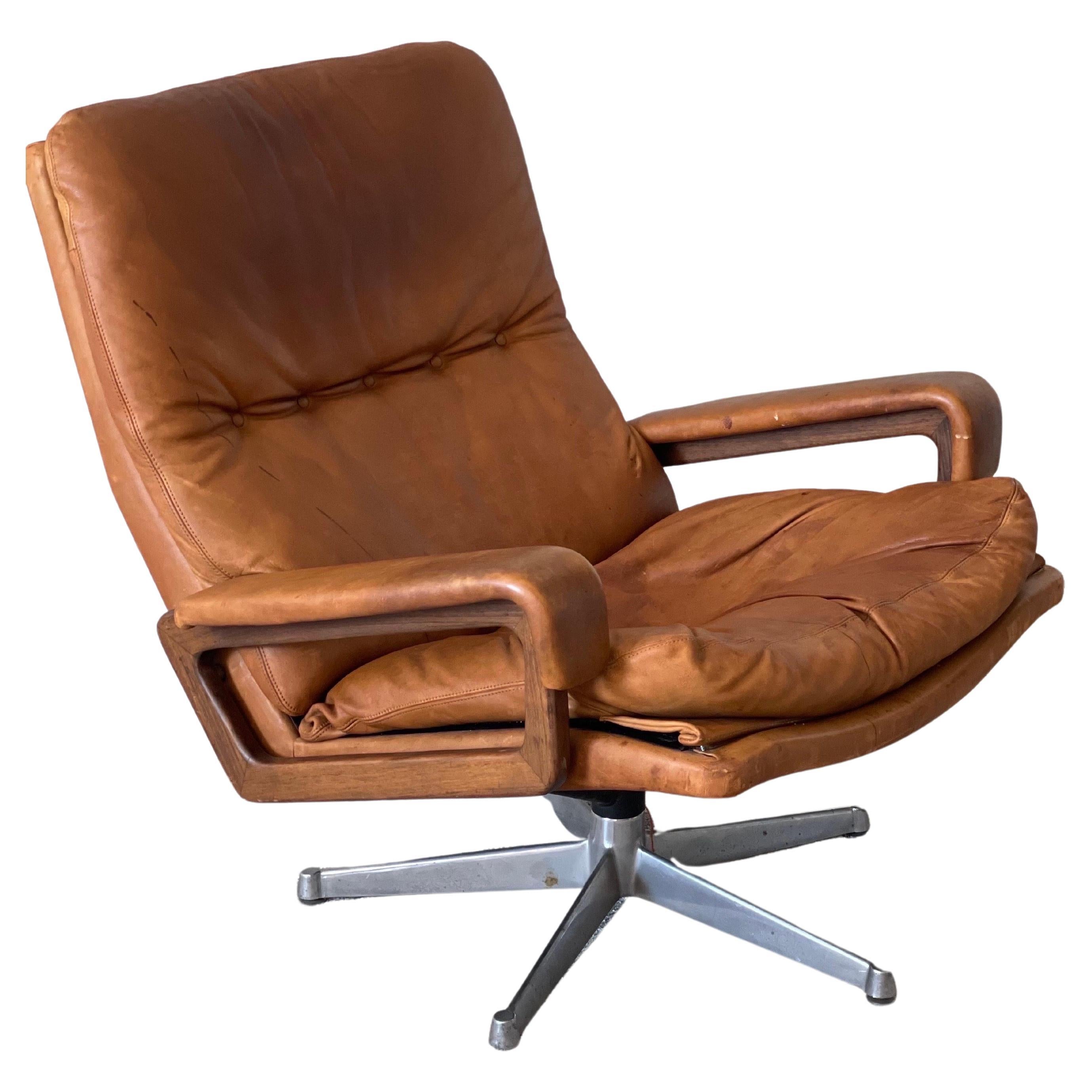 Mid-Century 'King' Lounge Swivel Chair in Cognac Baseball Glove Leather For  Sale at 1stDibs