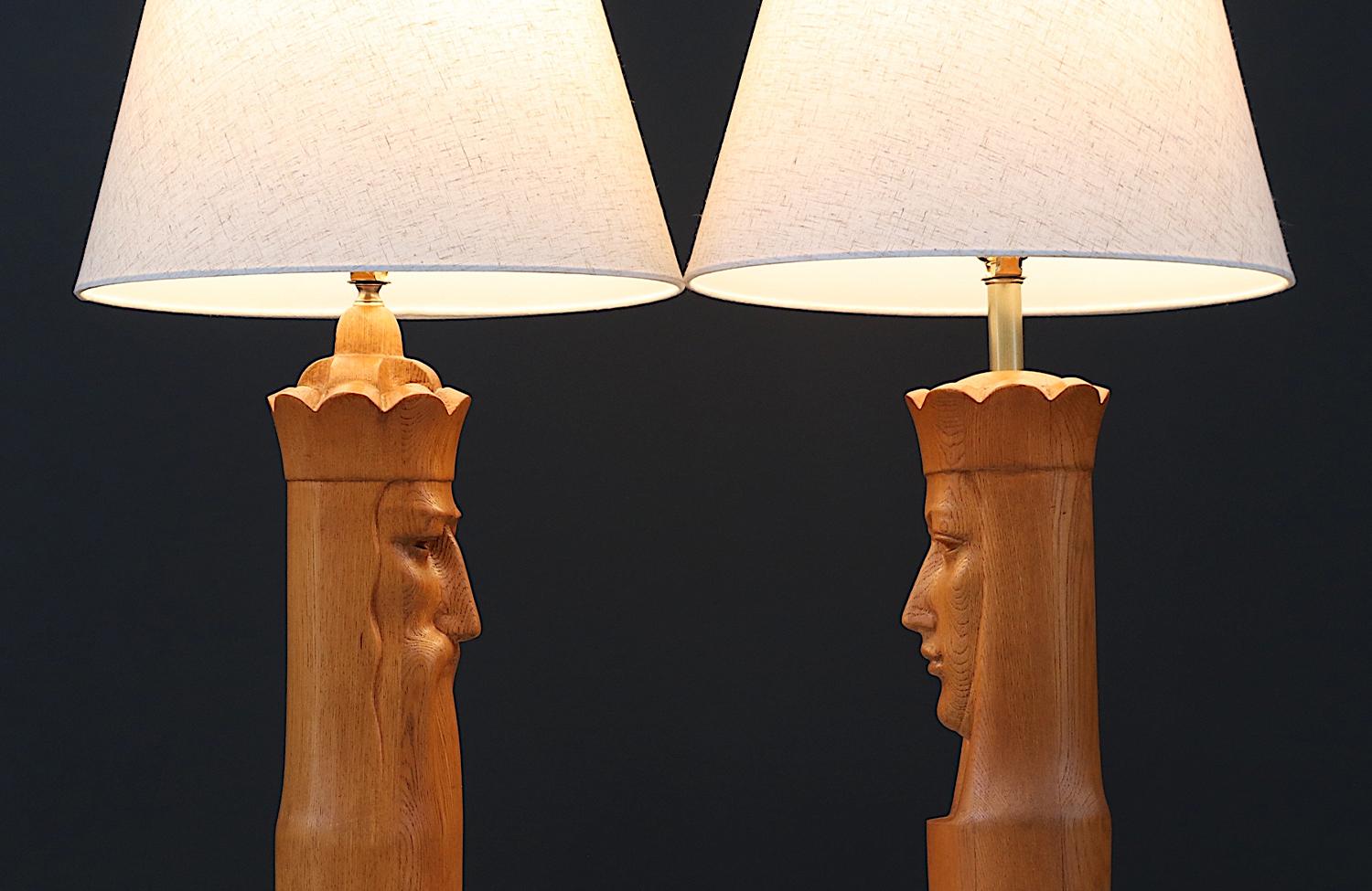 Lámparas de mesa de piezas de ajedrez King & Queen de mediados de siglo, de Lighthouse Co. en venta 1