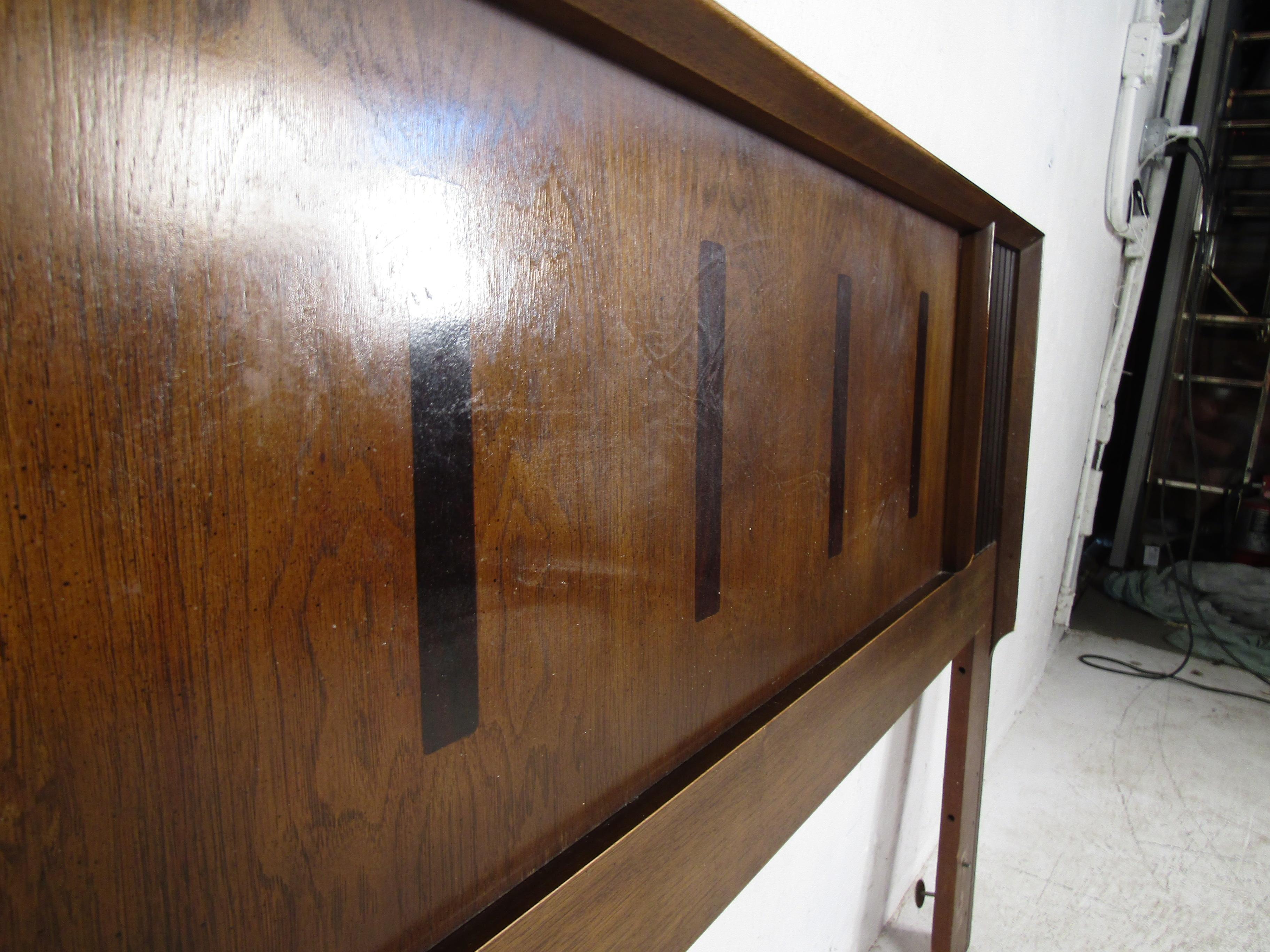 Mid-Century Modern Midcentury King Size Lane Walnut and Rosewood Headboard For Sale
