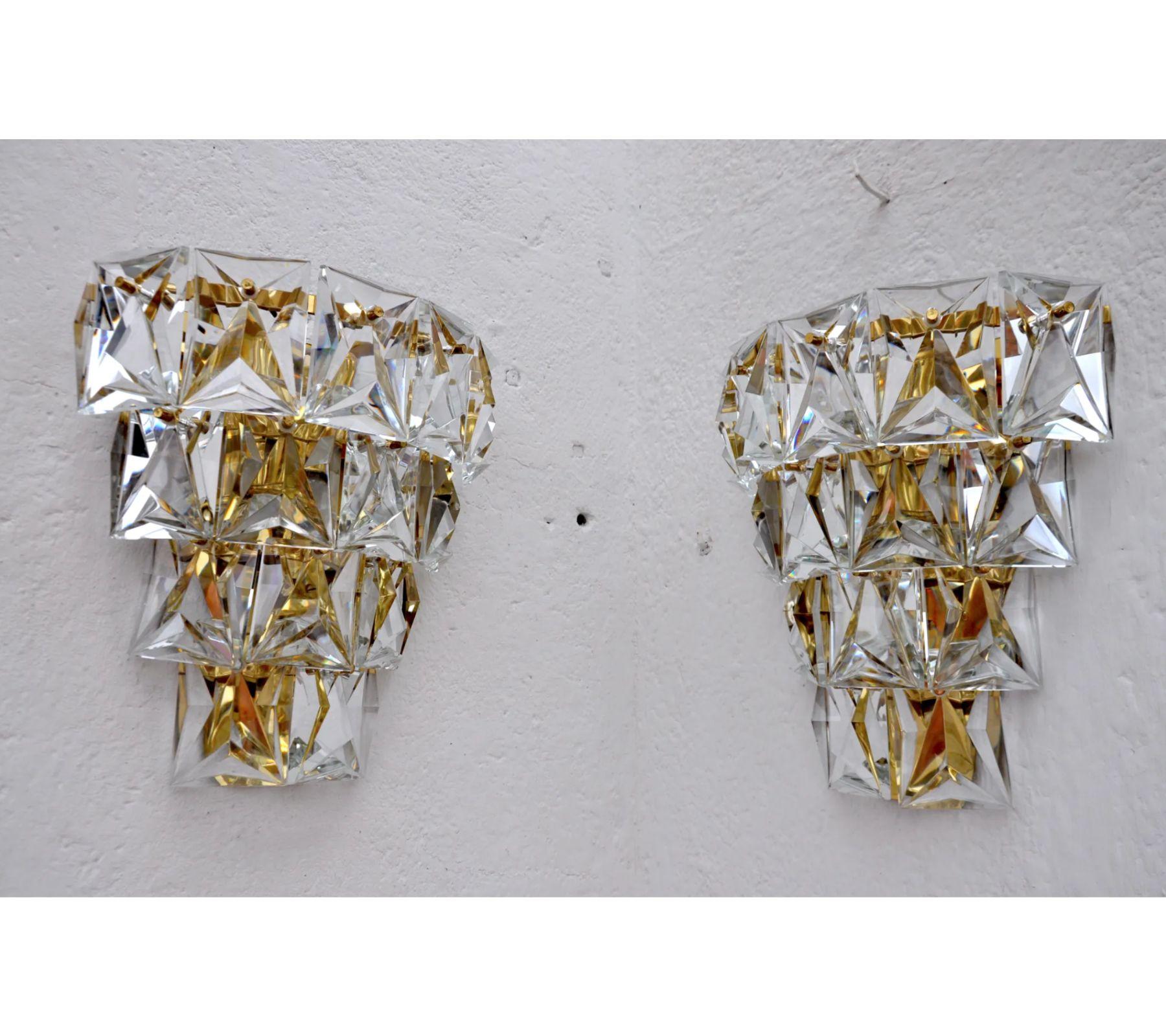 Stunning pair of kinkeldey wall lamp, mid-century German design with its 14 crystals in perfect condition. Beautiful pair of lamp.
- Sconce: Hardwired x 250V.