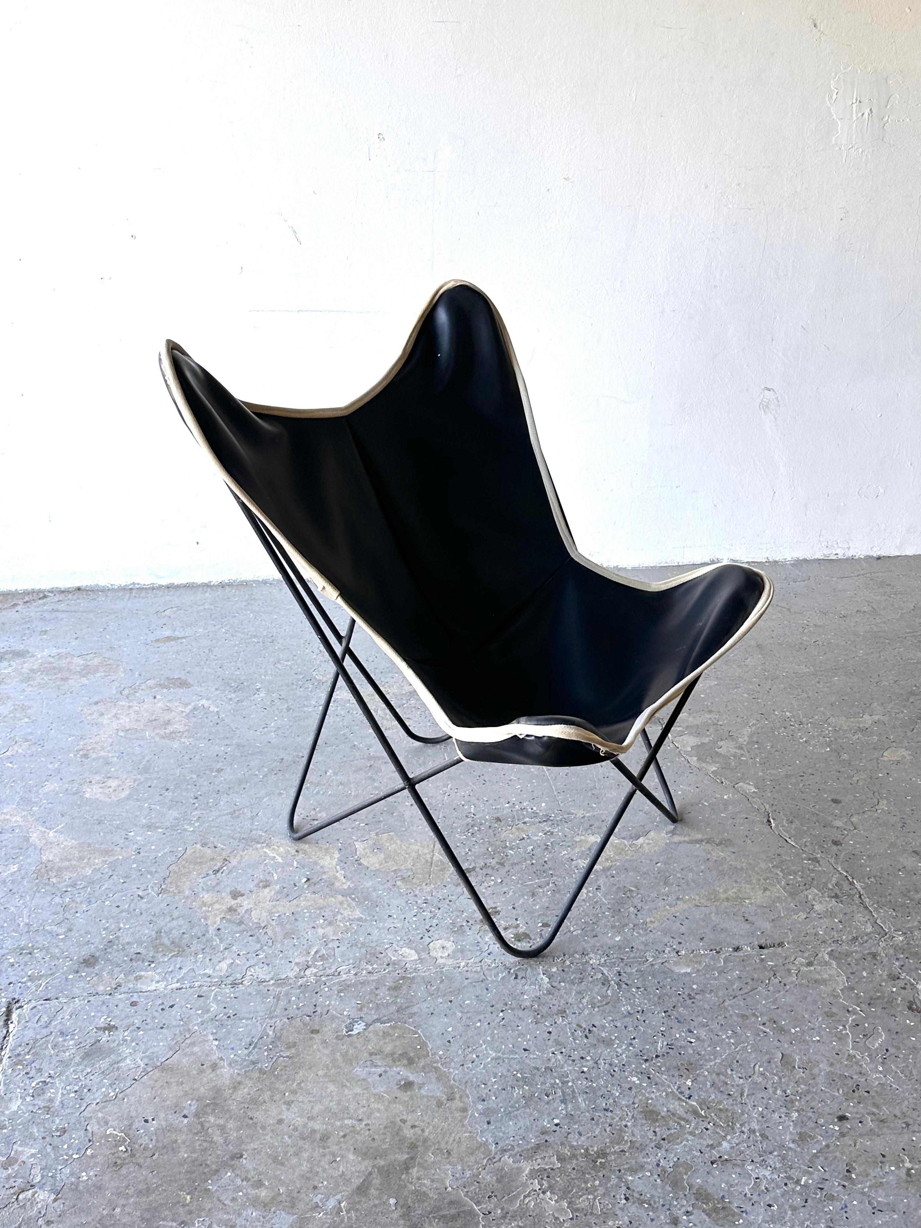 Mid-Century Modern Mid Century Knoll Butterfly Chair by Jorge Ferrari Hardoy Bonet and Kurchan For Sale