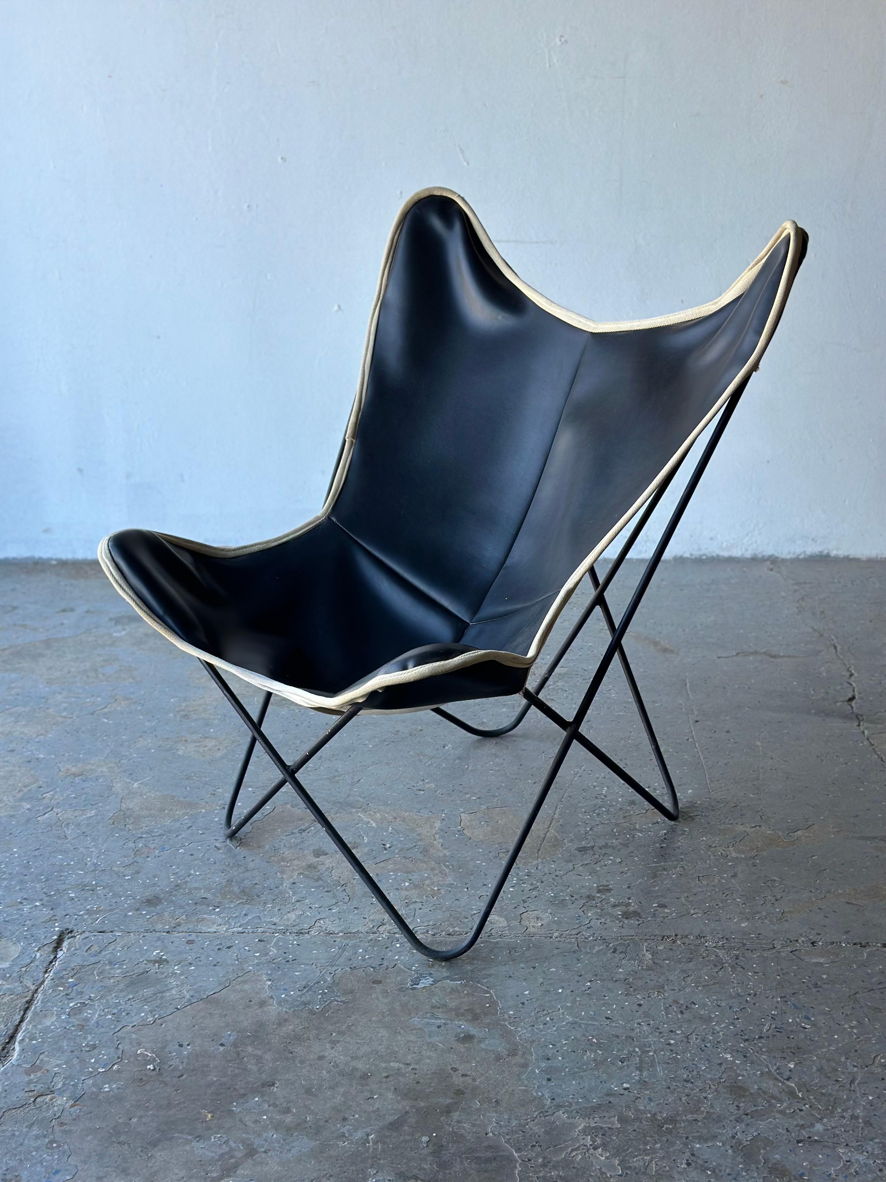 Mid Century Knoll Butterfly Chair by Jorge Ferrari Hardoy Bonet and Kurchan In Good Condition For Sale In Las Vegas, NV