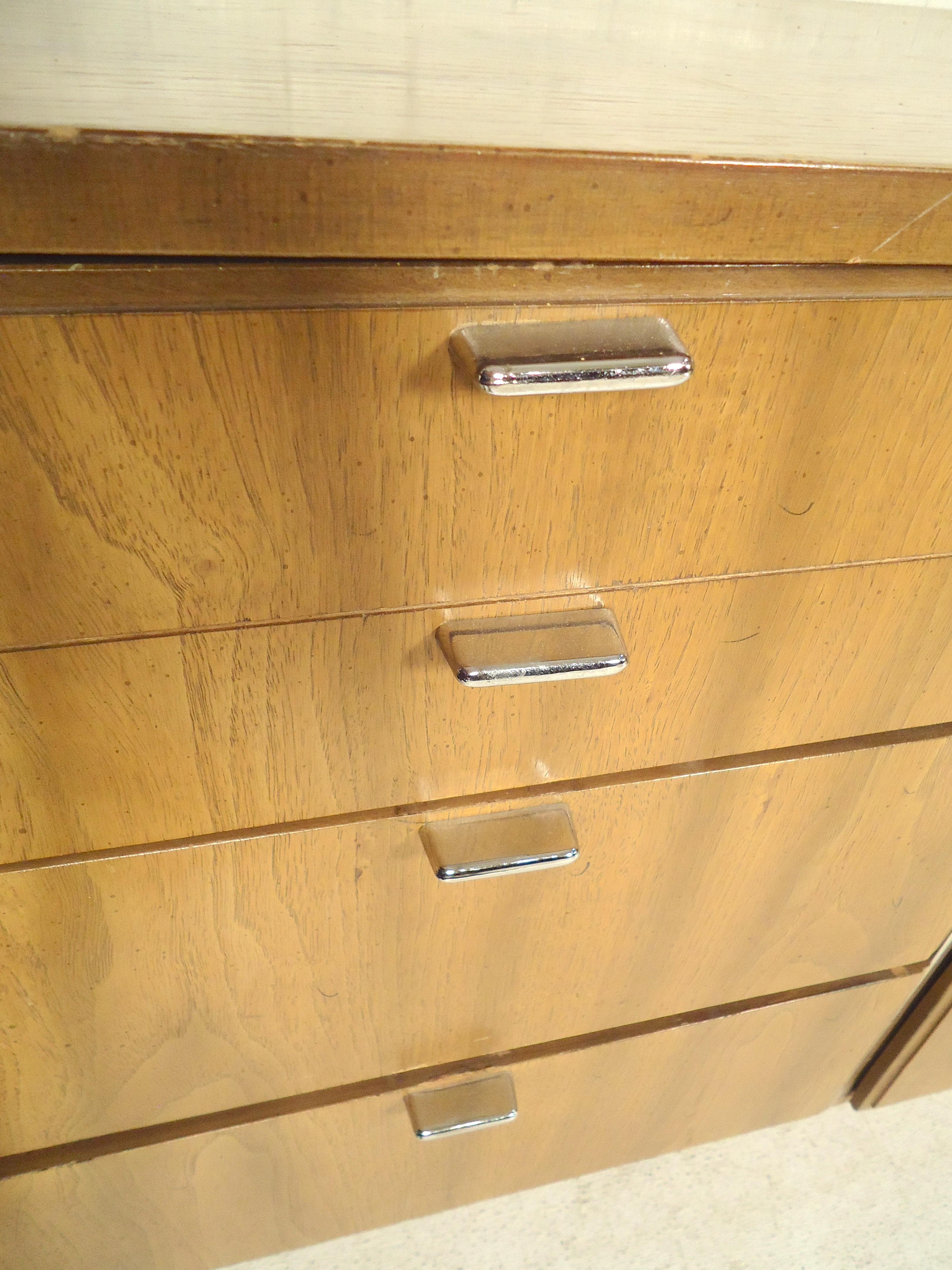 Walnut Midcentury Knoll Style Credenza For Sale