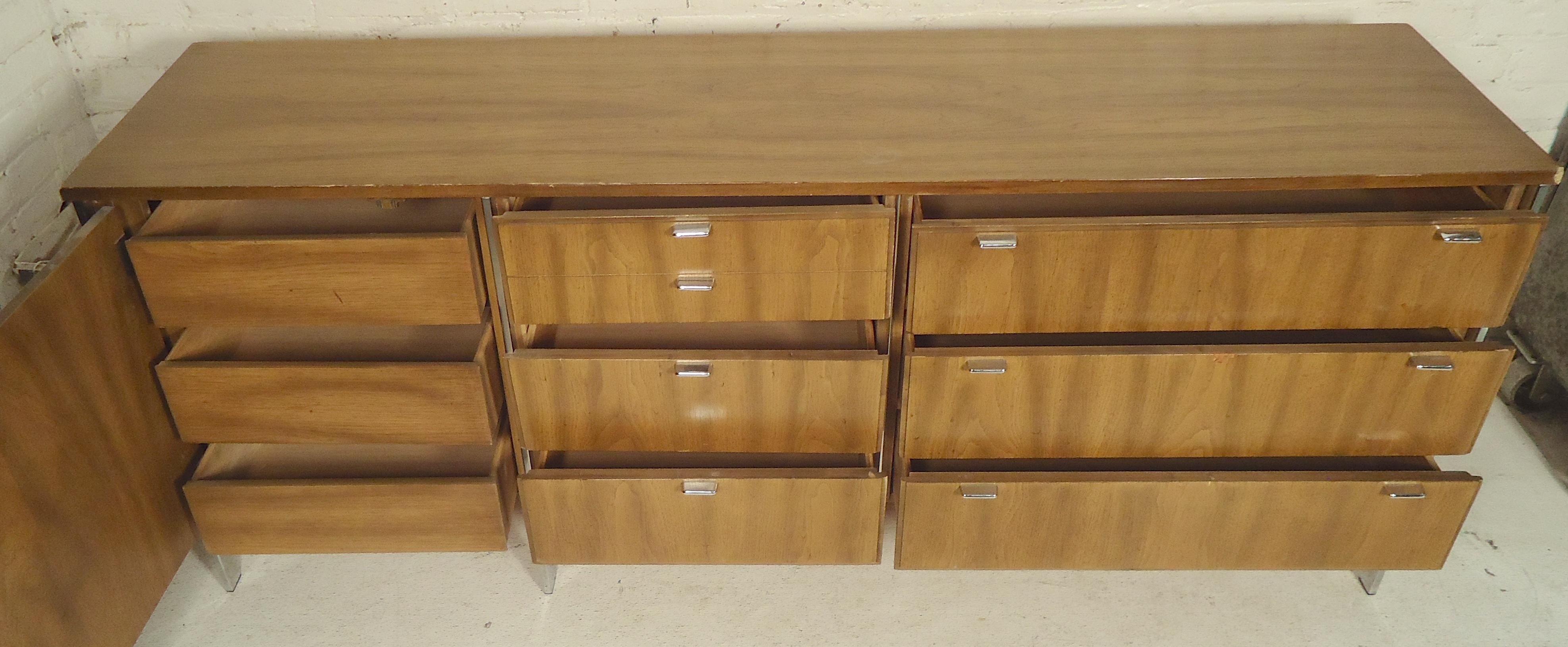 Midcentury Knoll Style Credenza For Sale 3
