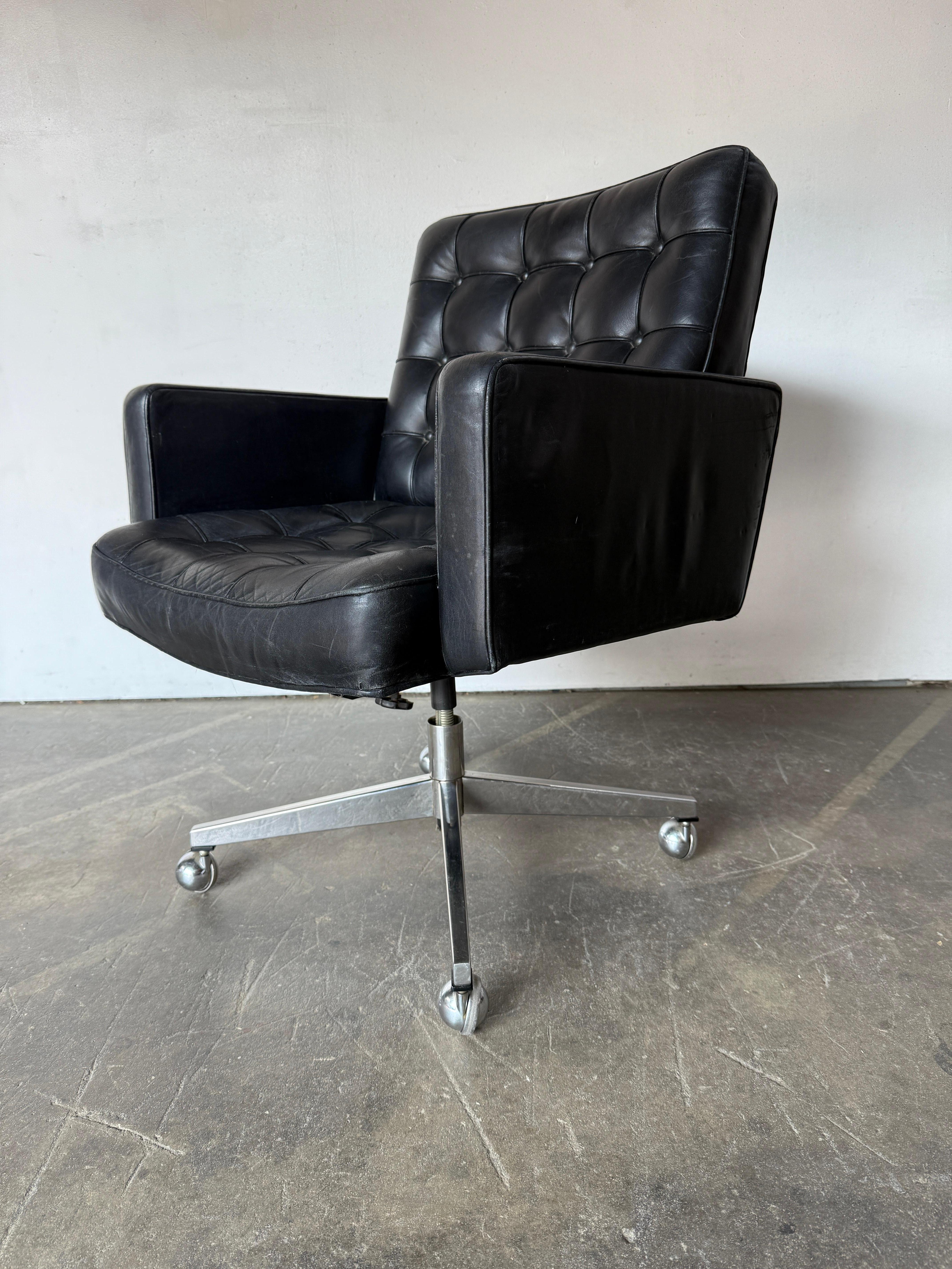 American Mid century Knoll Vincent Cafiero Black Leather executive office desk chair