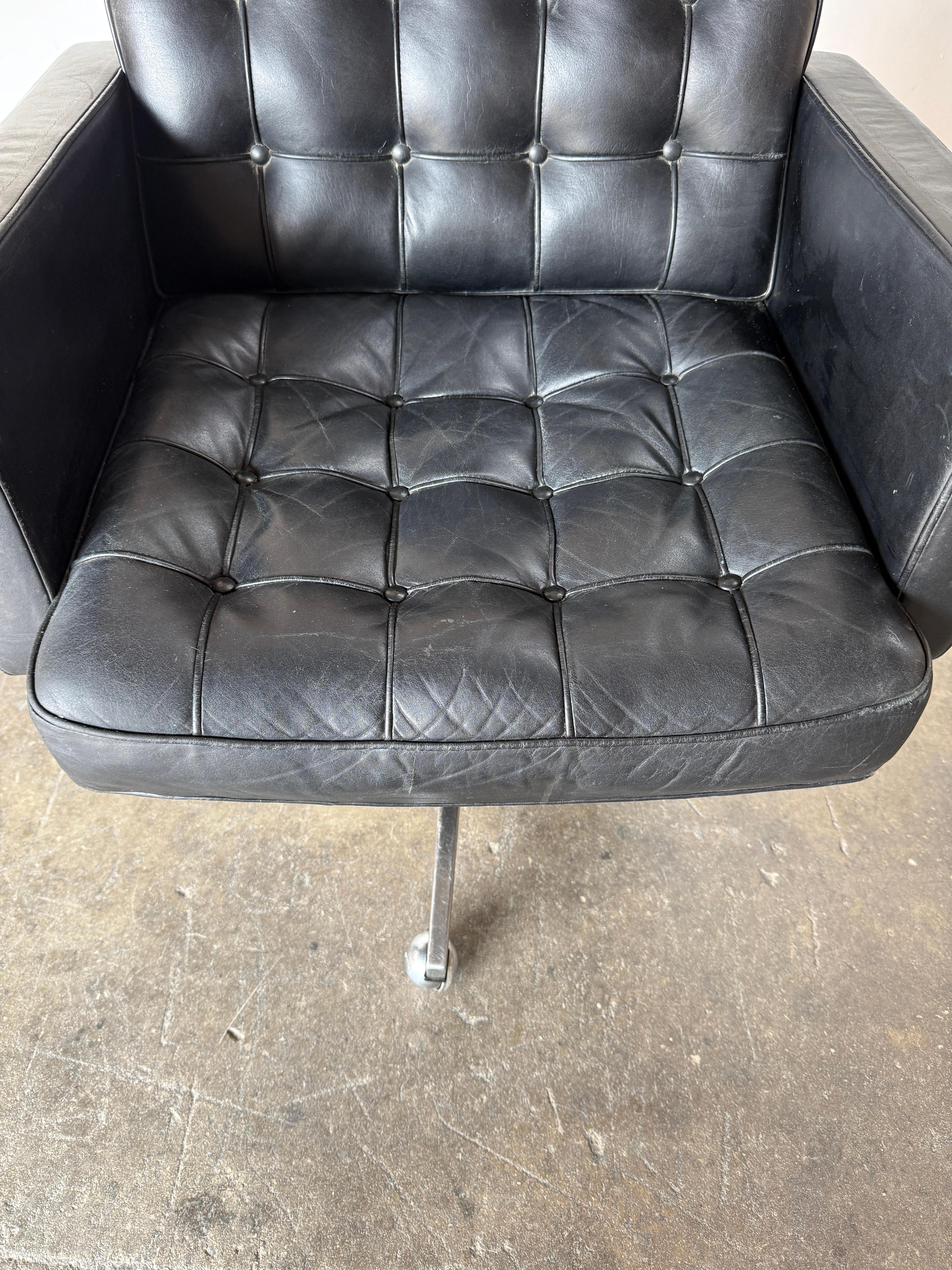 Mid century Knoll Vincent Cafiero Black Leather executive office desk chair 1