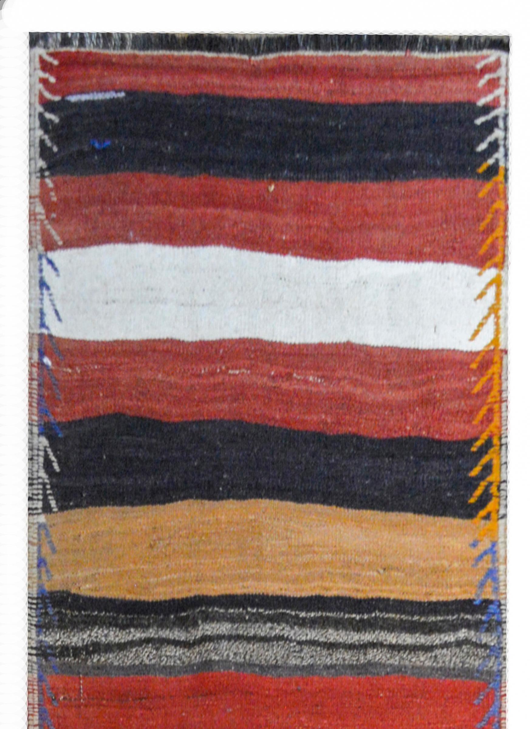 Tintura vegetale Runner Konya Kilim di metà secolo in vendita