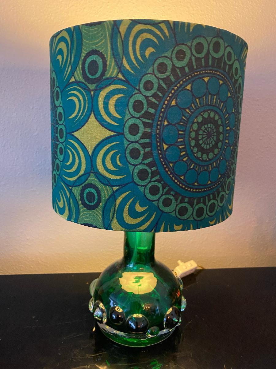Stunning Kosta Sweden table lamp with nice seventies lamp shade. Lamp including shade 37cm high.