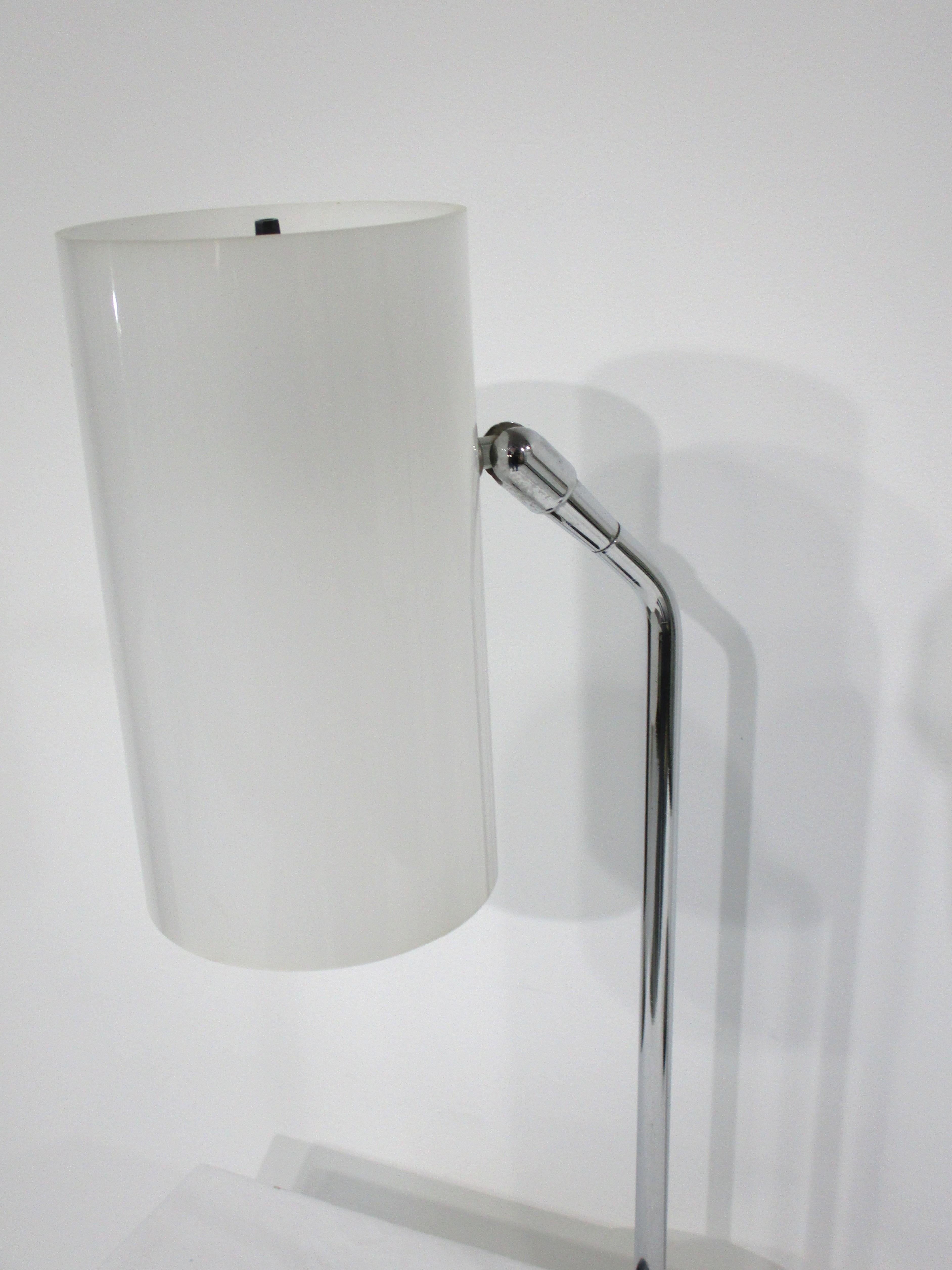 Kovacs Lucite-Tisch-/Nachttischlampen (amerikanisch) im Angebot