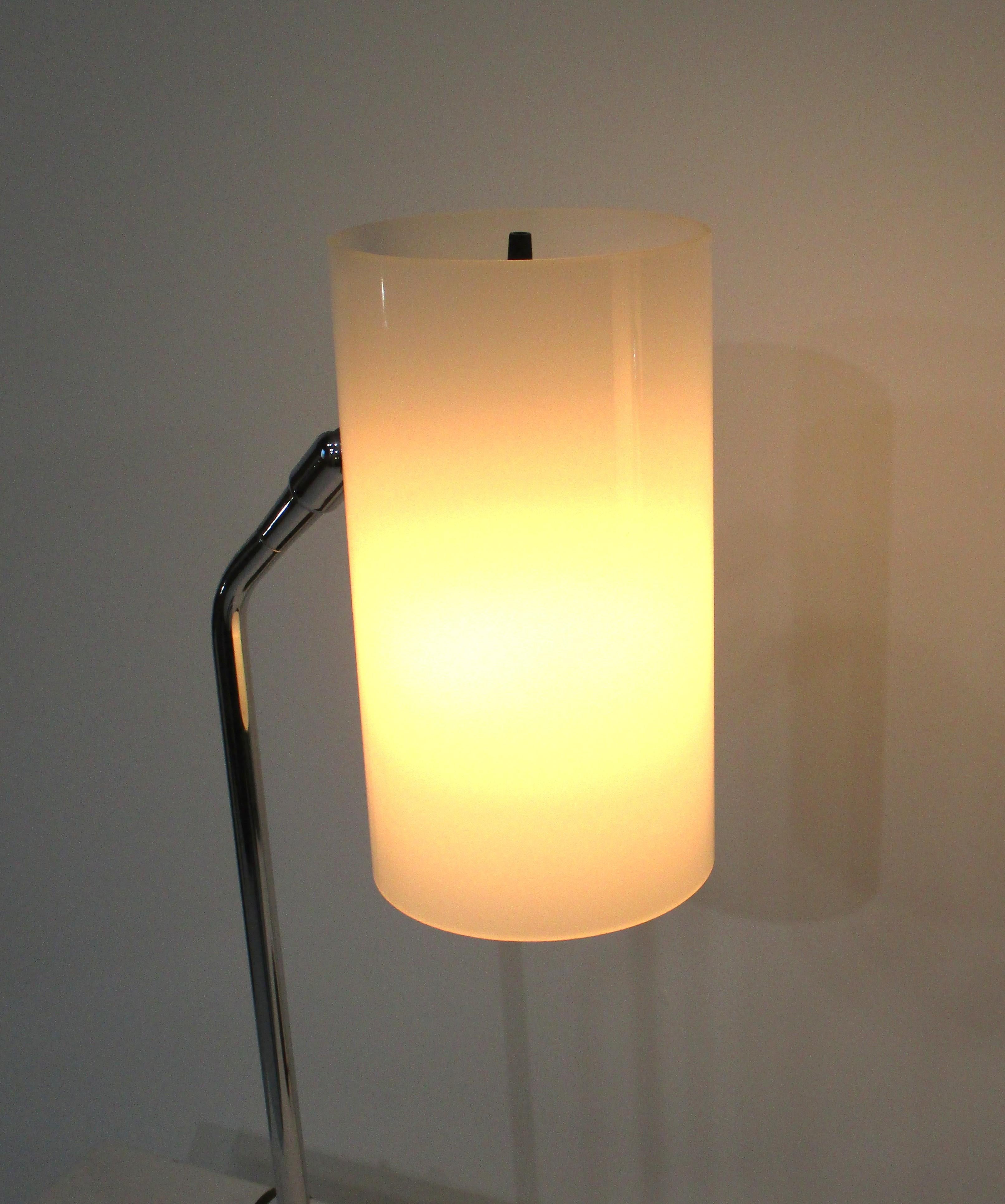 Kovacs Lucite-Tisch-/Nachttischlampen im Zustand „Gut“ im Angebot in Cincinnati, OH