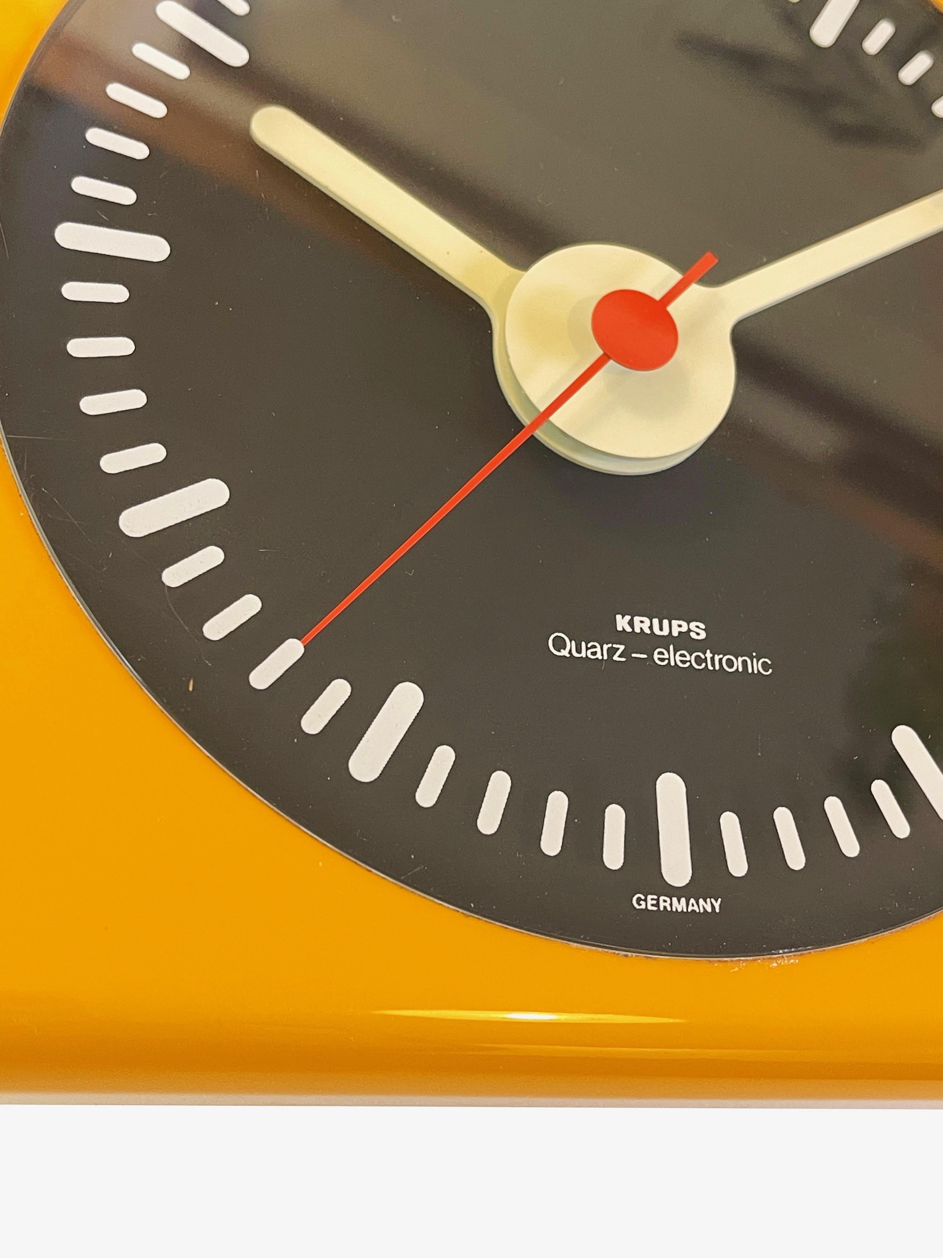 Mid-Century Krups Wall Clock 1970s Orange Quarz-Electronic, Germany In Good Condition In Andernach, DE