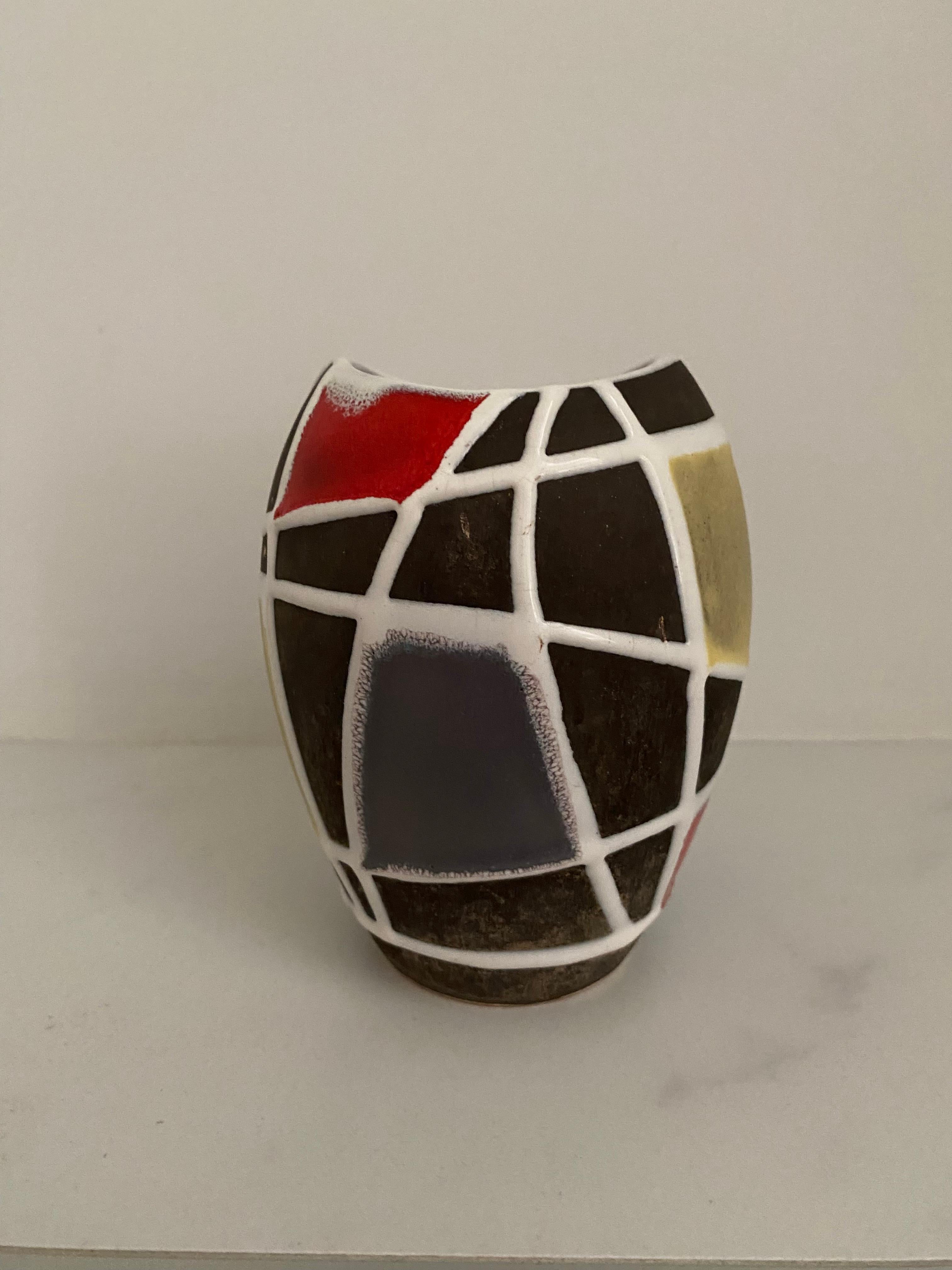 Metà XX secolo Vaso 'Kuba' di metà secolo di Liesel Spornhauer per Schlossberg Keramik in vendita