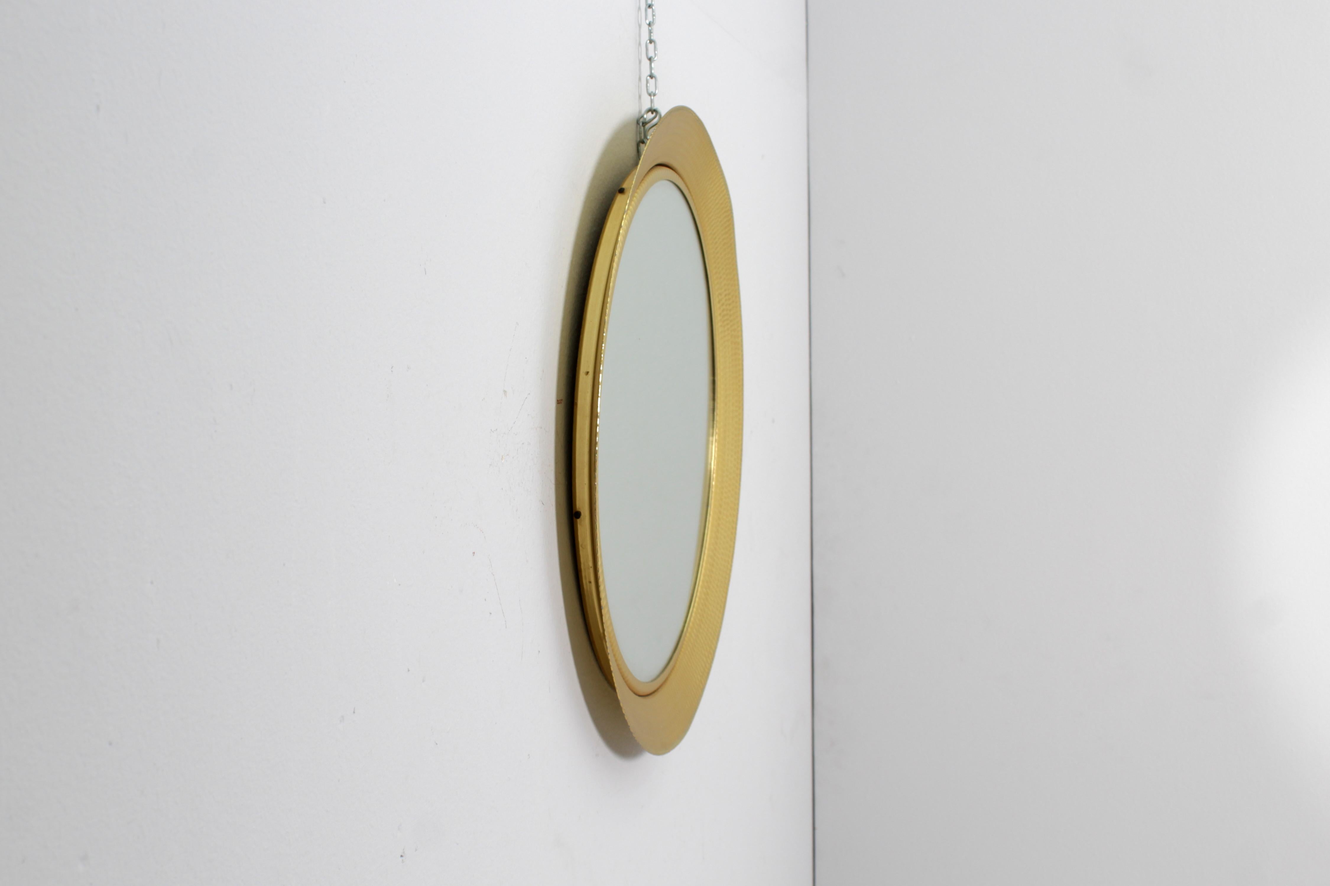 Mid-Century L. Burchiellaro Gilded Aluminium Round Wall Mirror, 60s Italy In Good Condition For Sale In Palermo, IT