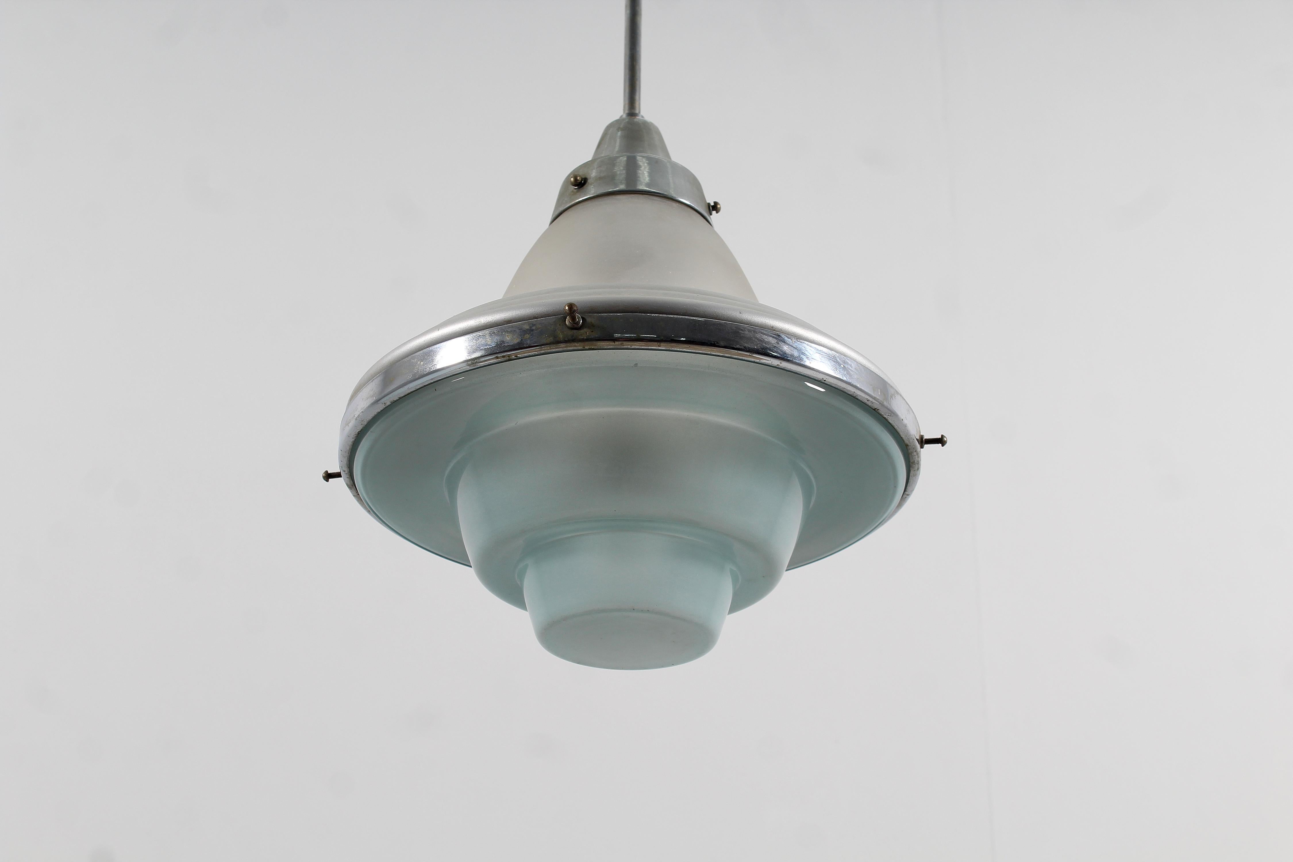Mid-Century L. Kalff for Philips Metal and Glass Suspension Lamp 50s Netherlands In Good Condition For Sale In Palermo, IT