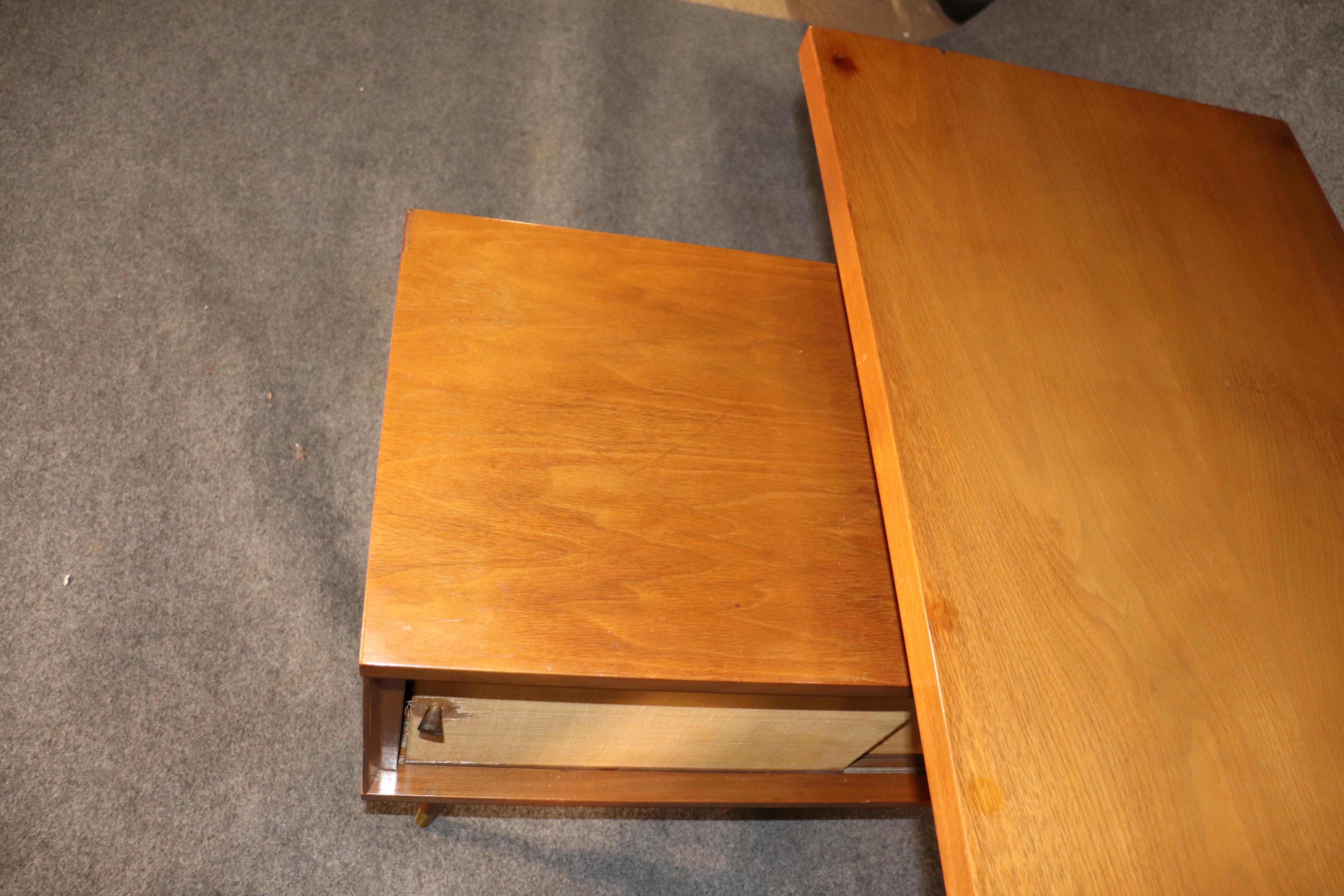 Mid-Century L-Shape Desk In Good Condition For Sale In Brooklyn, NY