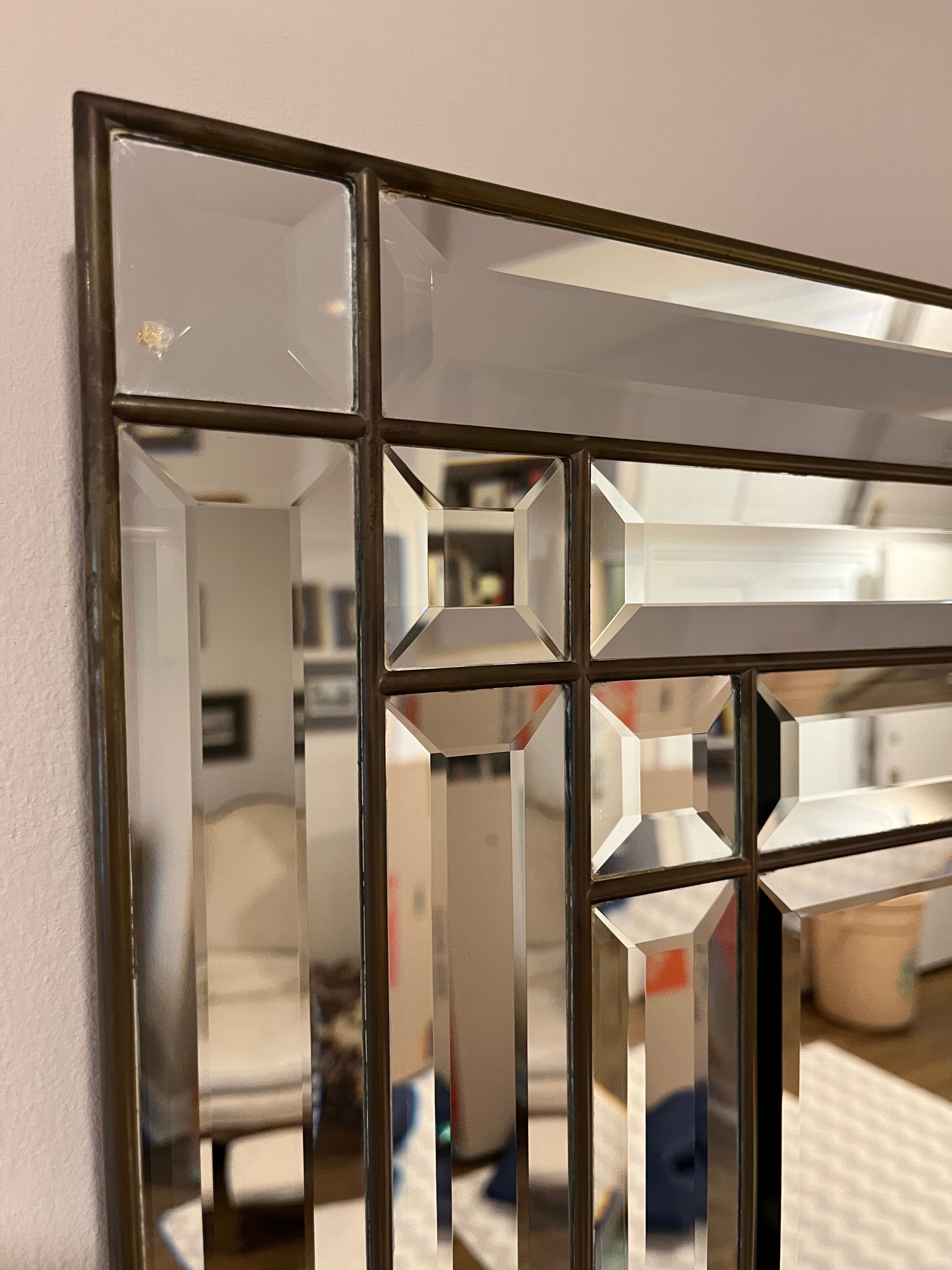 Mid-Century Modern Miroir biseauté en bronze de Labarge, milieu de siècle en vente