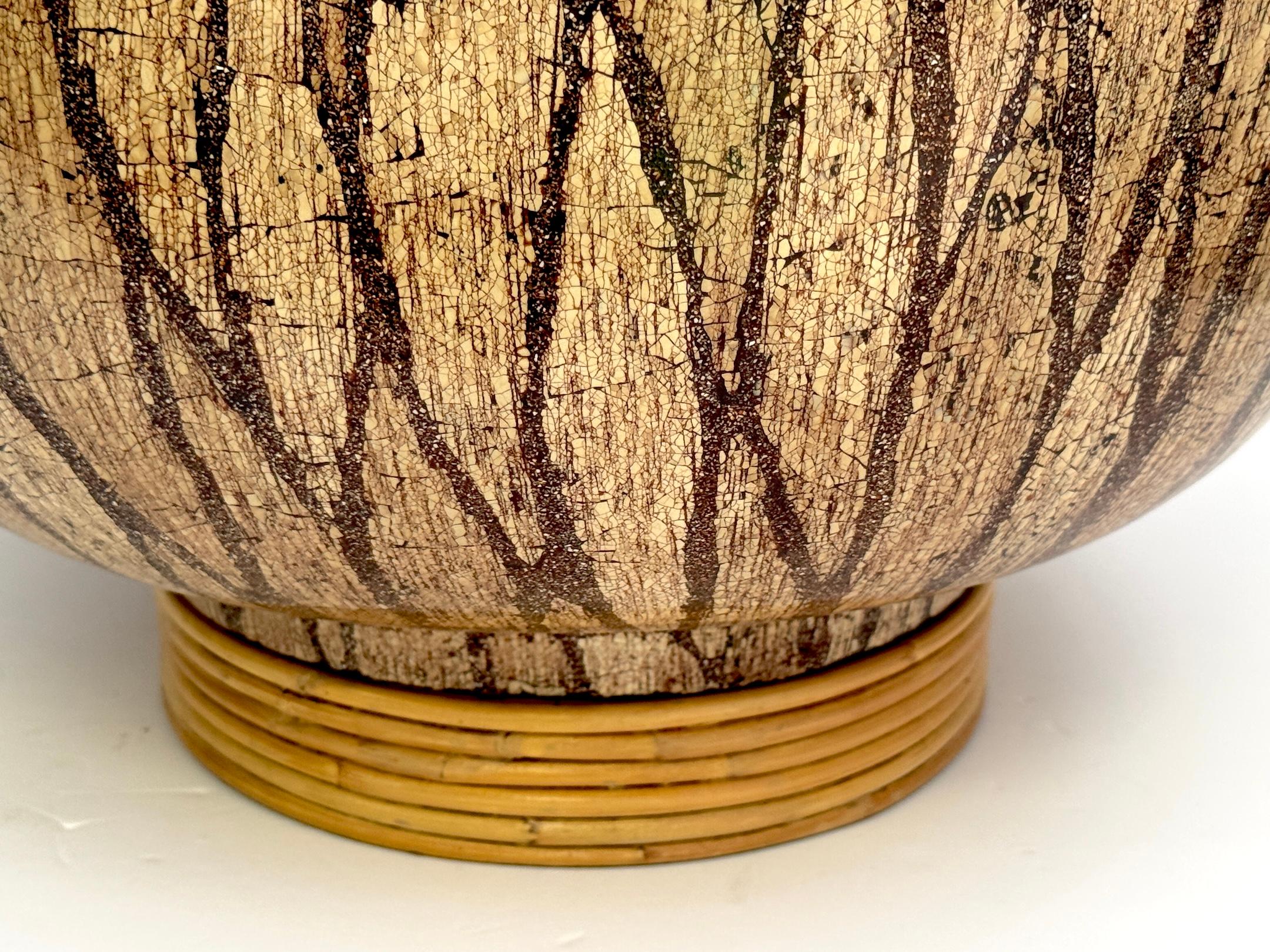 Mid Century Lacquered Coconut Shell Inlay Gourd-Form Table Lamp on Rattan Base For Sale 3