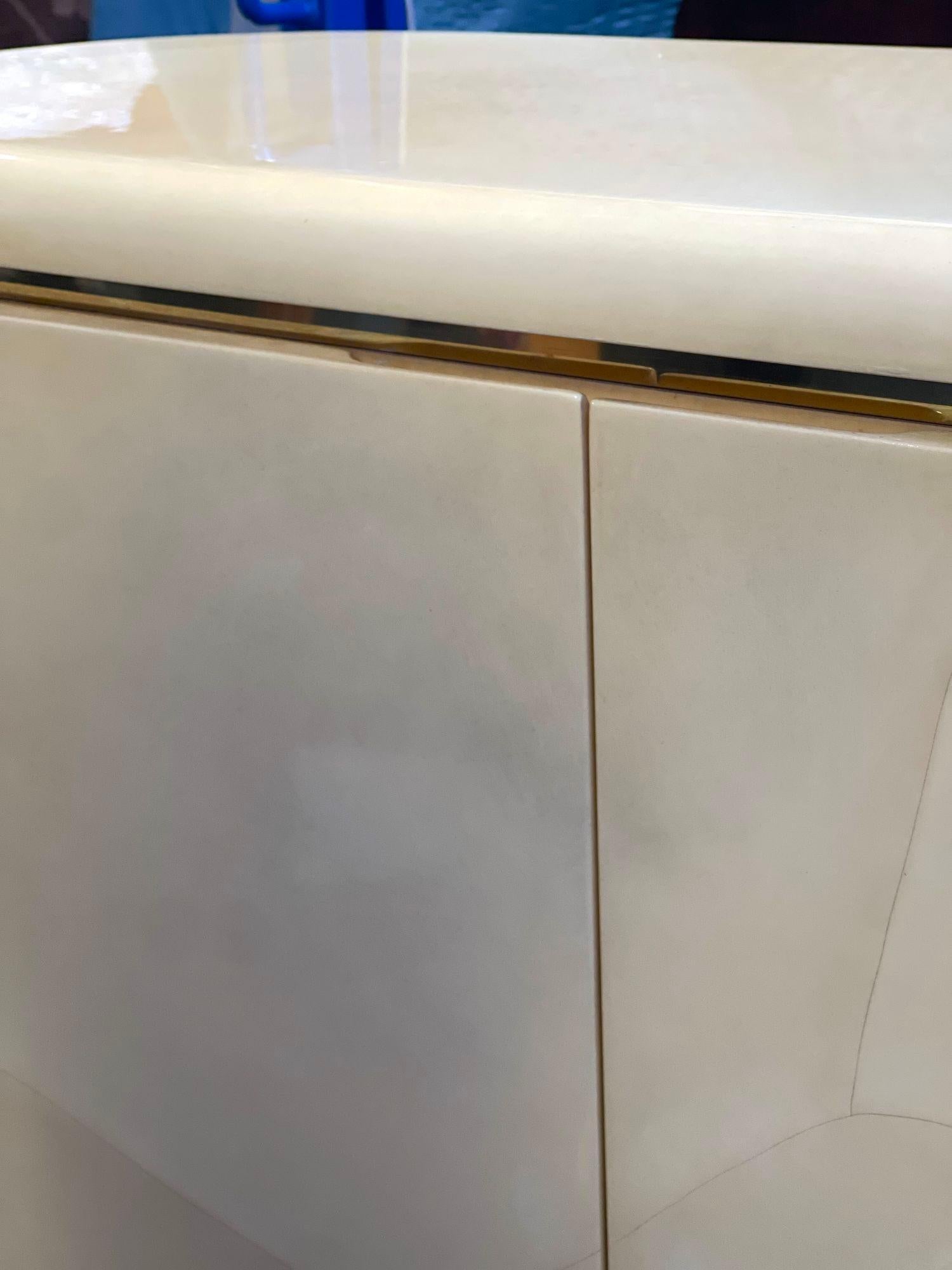 Midcentury Lacquered Credenza with Brass Trims In Good Condition For Sale In Los Angeles, CA