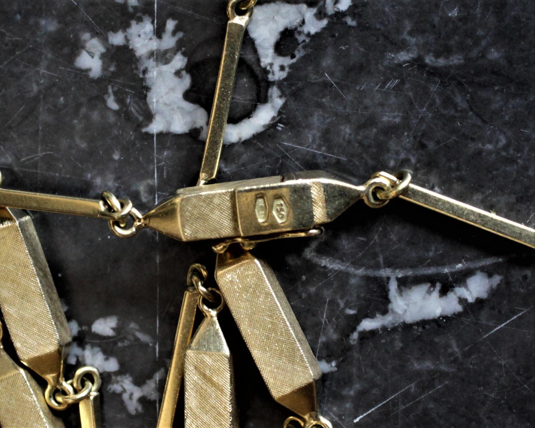 Mid Century Ladies 18-Karat Yellow Gold Geometric Styled Necklace or Chain im Zustand „Gut“ in Hamilton, Ontario
