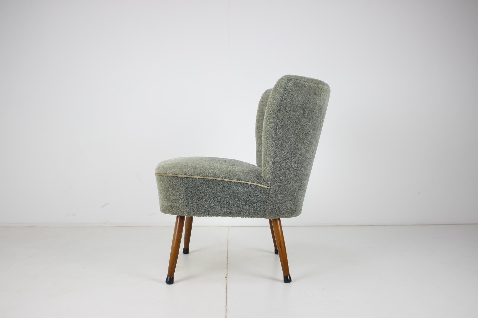 Czech Mid-Century Lady Chair, 1960s For Sale