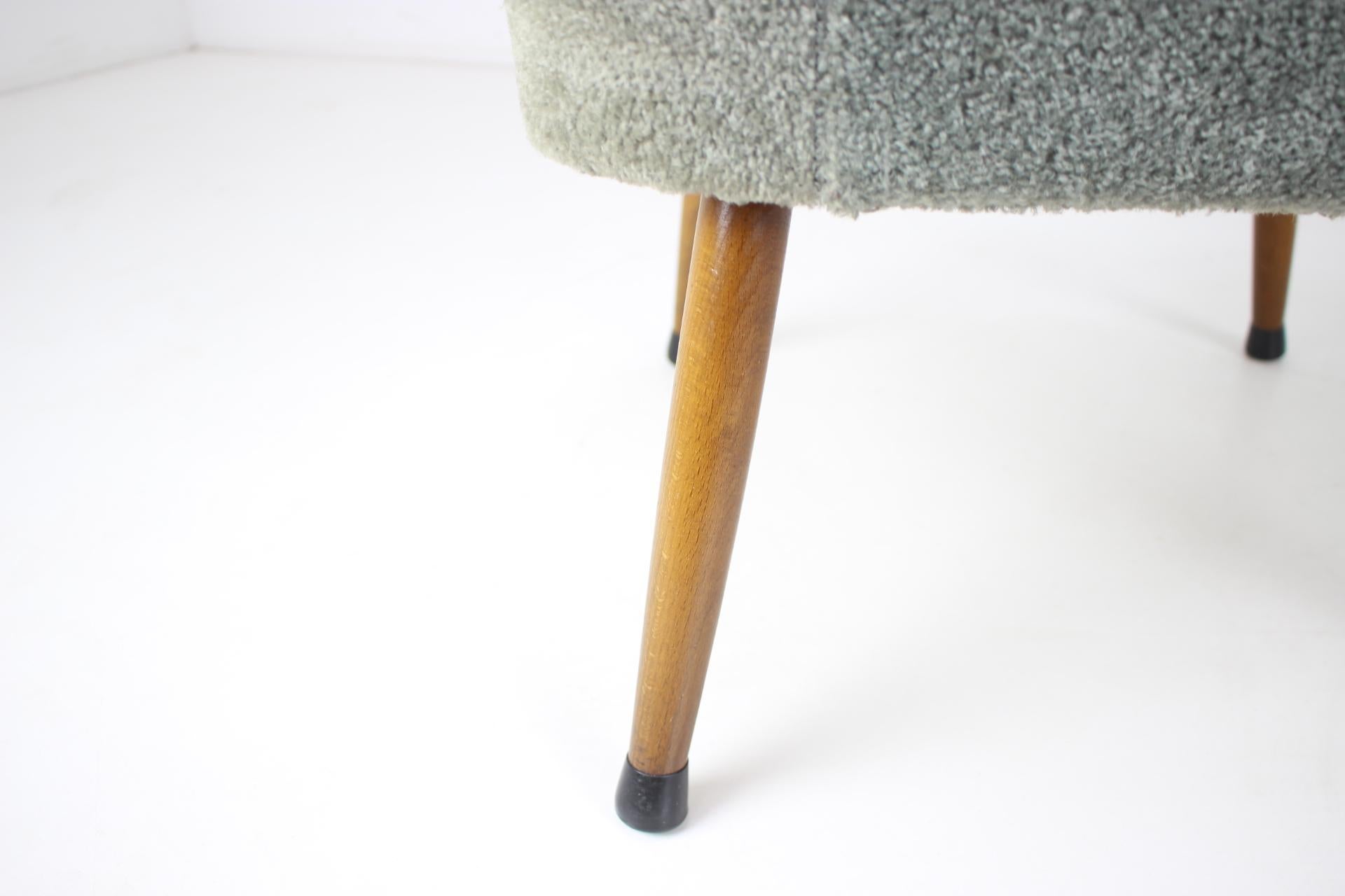 Fabric Mid-Century Lady Chair, 1960s For Sale