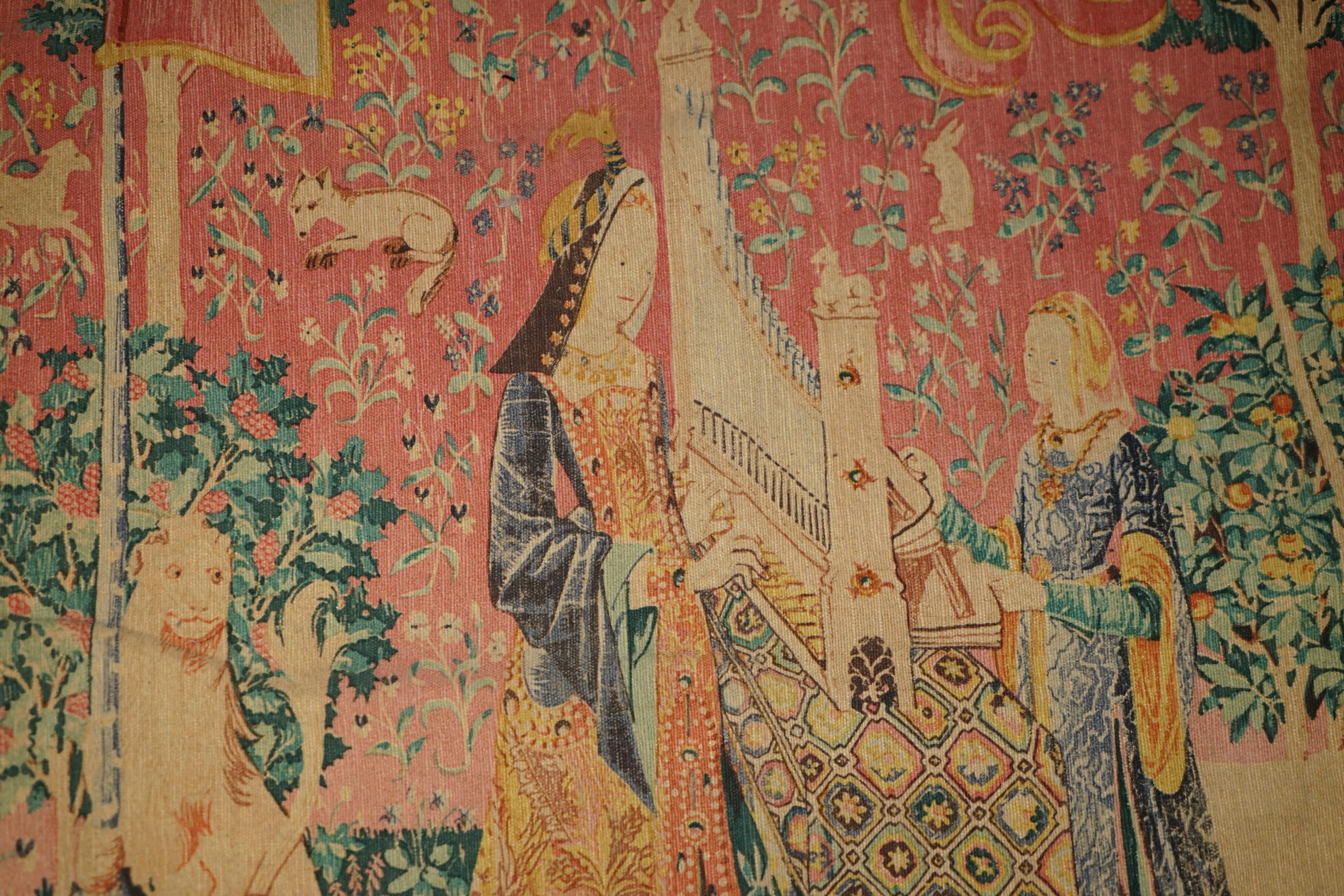 TAPIS DE LADY & UNICORN DU MID SIÈCLE FABRIQUÉ À PARIS AVEC L'ÉTIQUETTE DE L'ANCIENNE FRANÇAISE AU COUVERT en vente 3