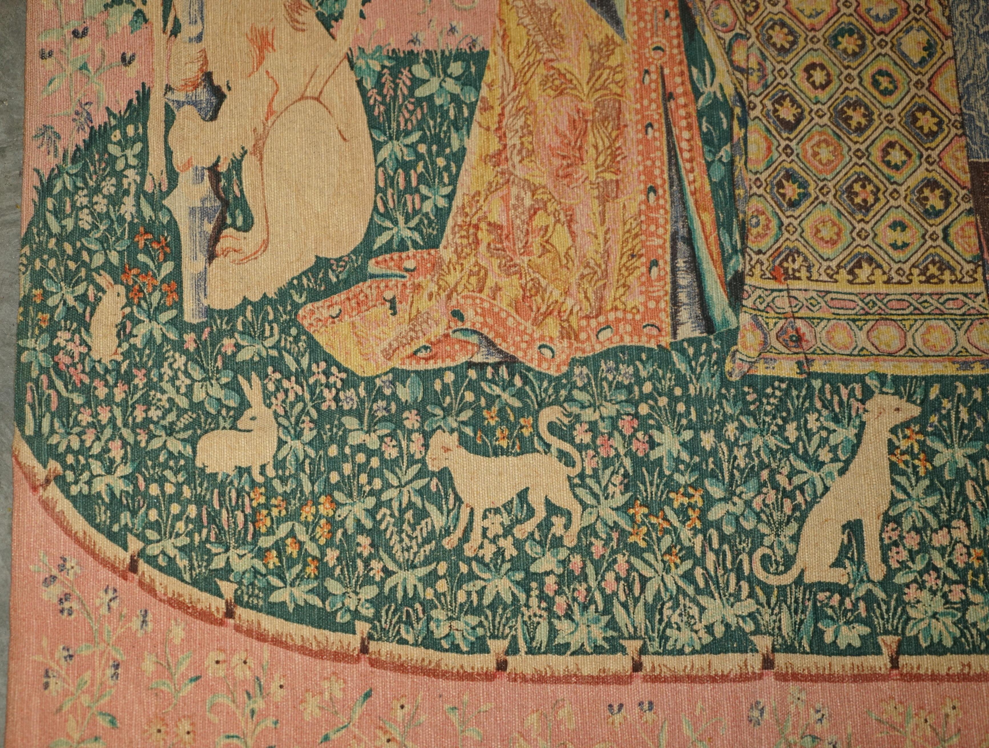 TAPIS DE LADY & UNICORN DU MID SIÈCLE FABRIQUÉ À PARIS AVEC L'ÉTIQUETTE DE L'ANCIENNE FRANÇAISE AU COUVERT en vente 6