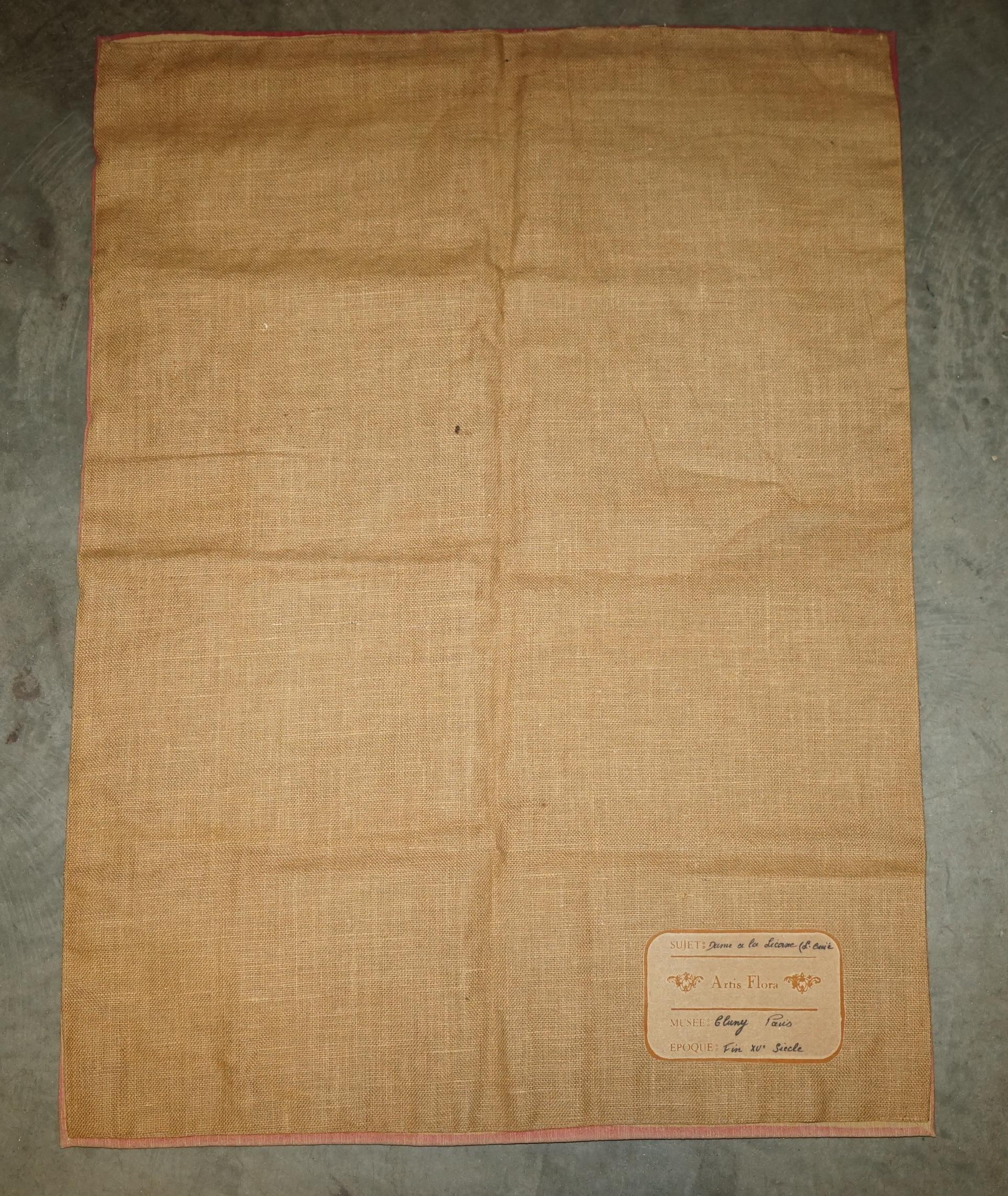 TAPIS DE LADY & UNICORN DU MID SIÈCLE FABRIQUÉ À PARIS AVEC L'ÉTIQUETTE DE L'ANCIENNE FRANÇAISE AU COUVERT en vente 7