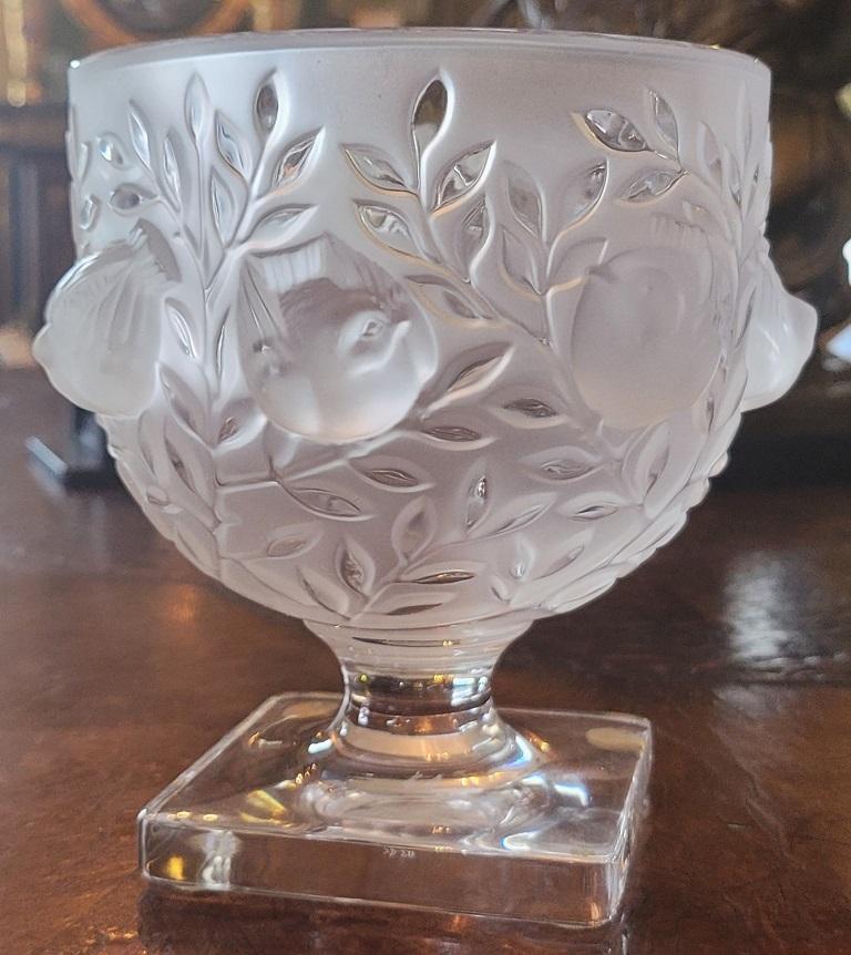 Mid Century Lalique Elizabeth Vase In Excellent Condition For Sale In Dallas, TX