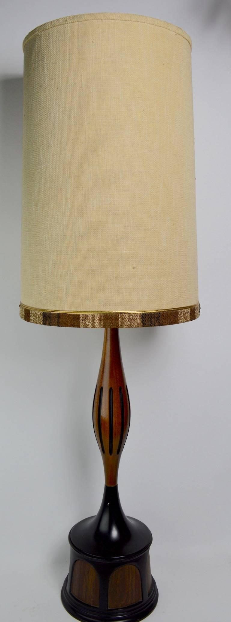 Mid Century Lamp by Laurel For Sale 3